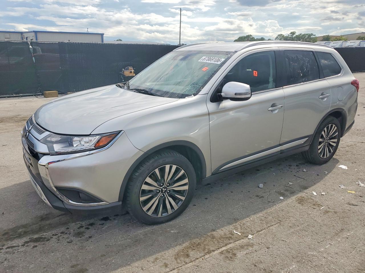 2020 Mitsubishi Outlander, SE