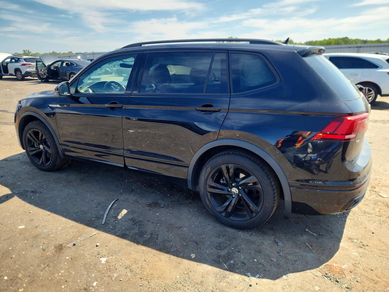 2024 Volkswagen Tiguan, Se R-...