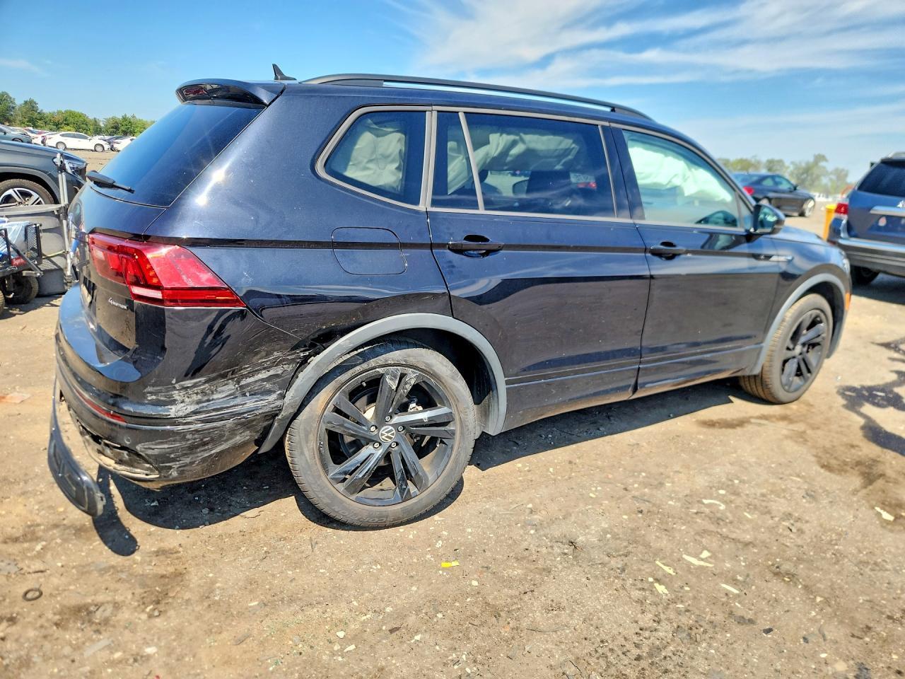2024 Volkswagen Tiguan, Se R-...
