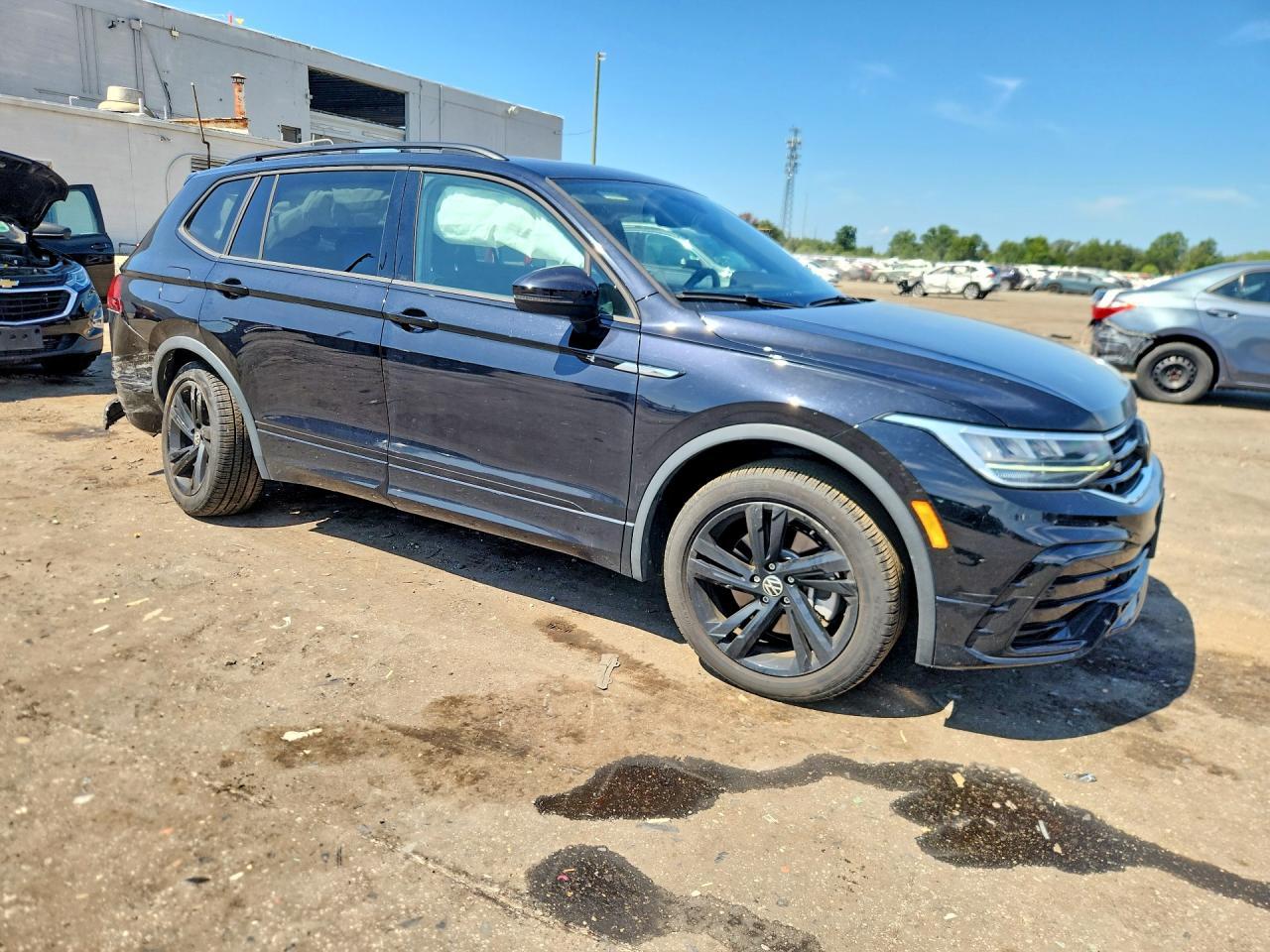 2024 Volkswagen Tiguan, Se R-...