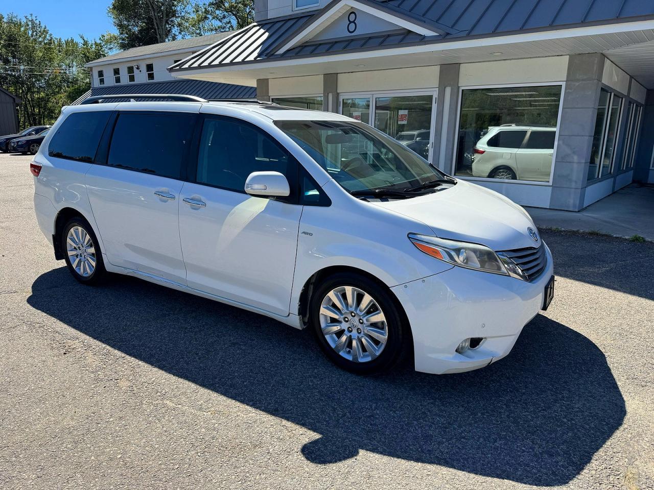 2016 Toyota Sienna, Limited 7...