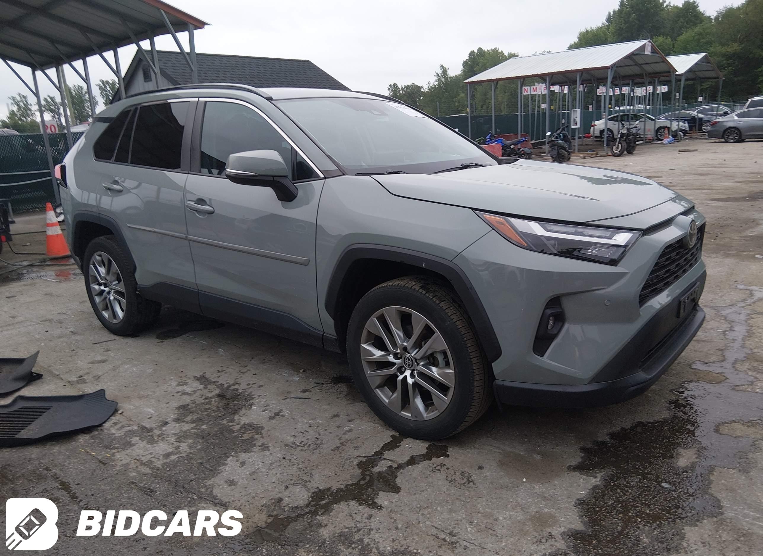 2022 Toyota RAV4, Xle Premium