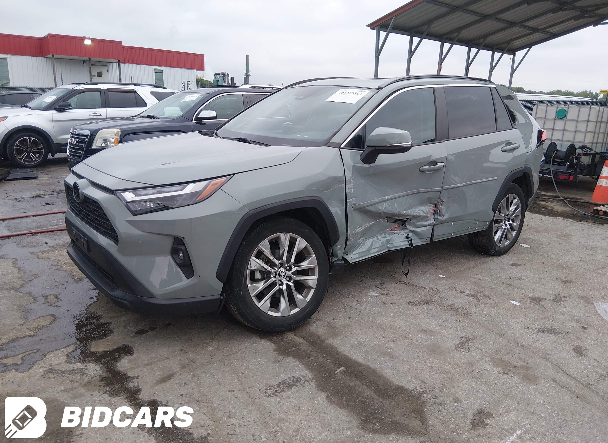 2022 Toyota RAV4, Xle Premium