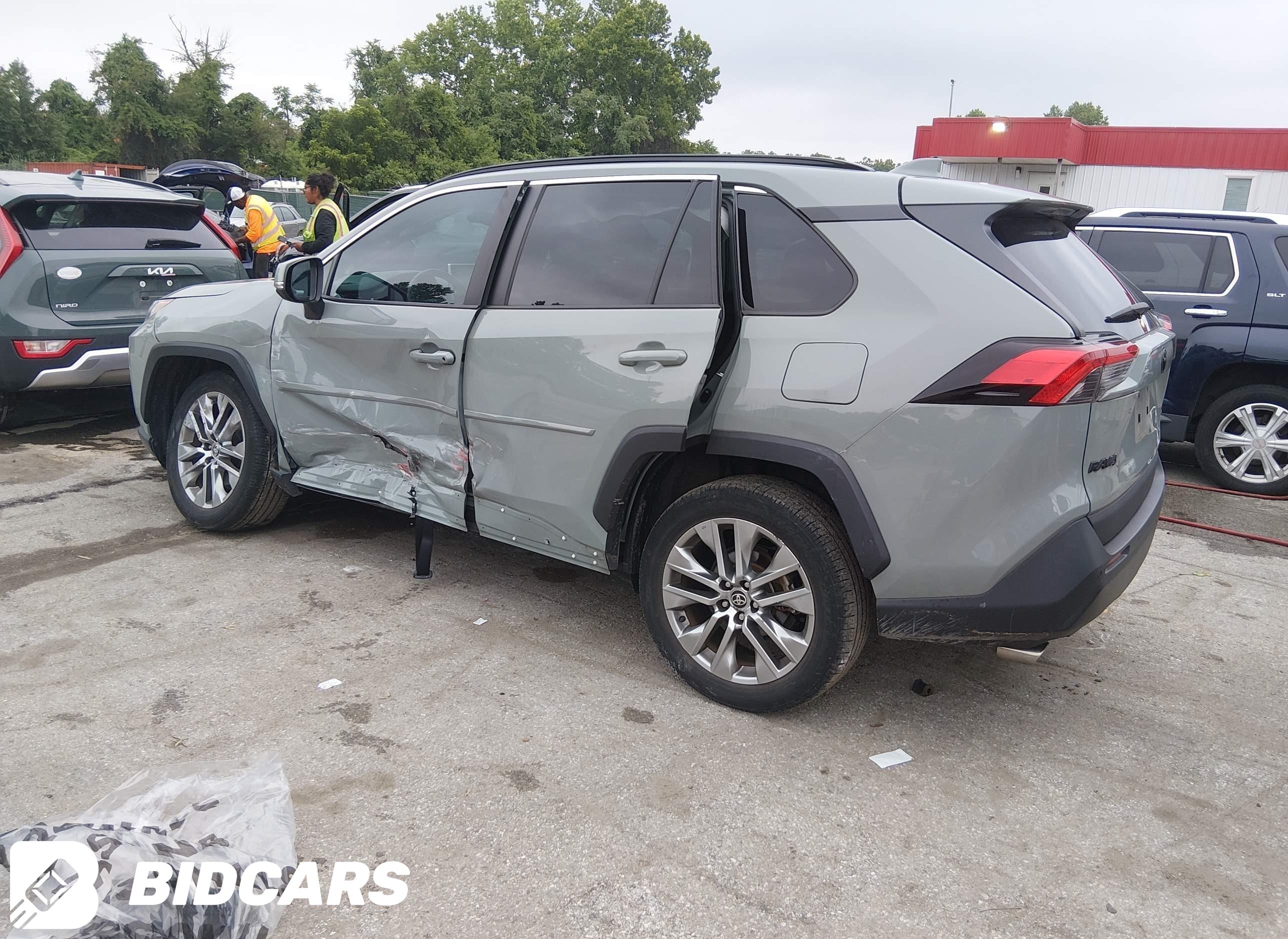 2022 Toyota RAV4, Xle Premium