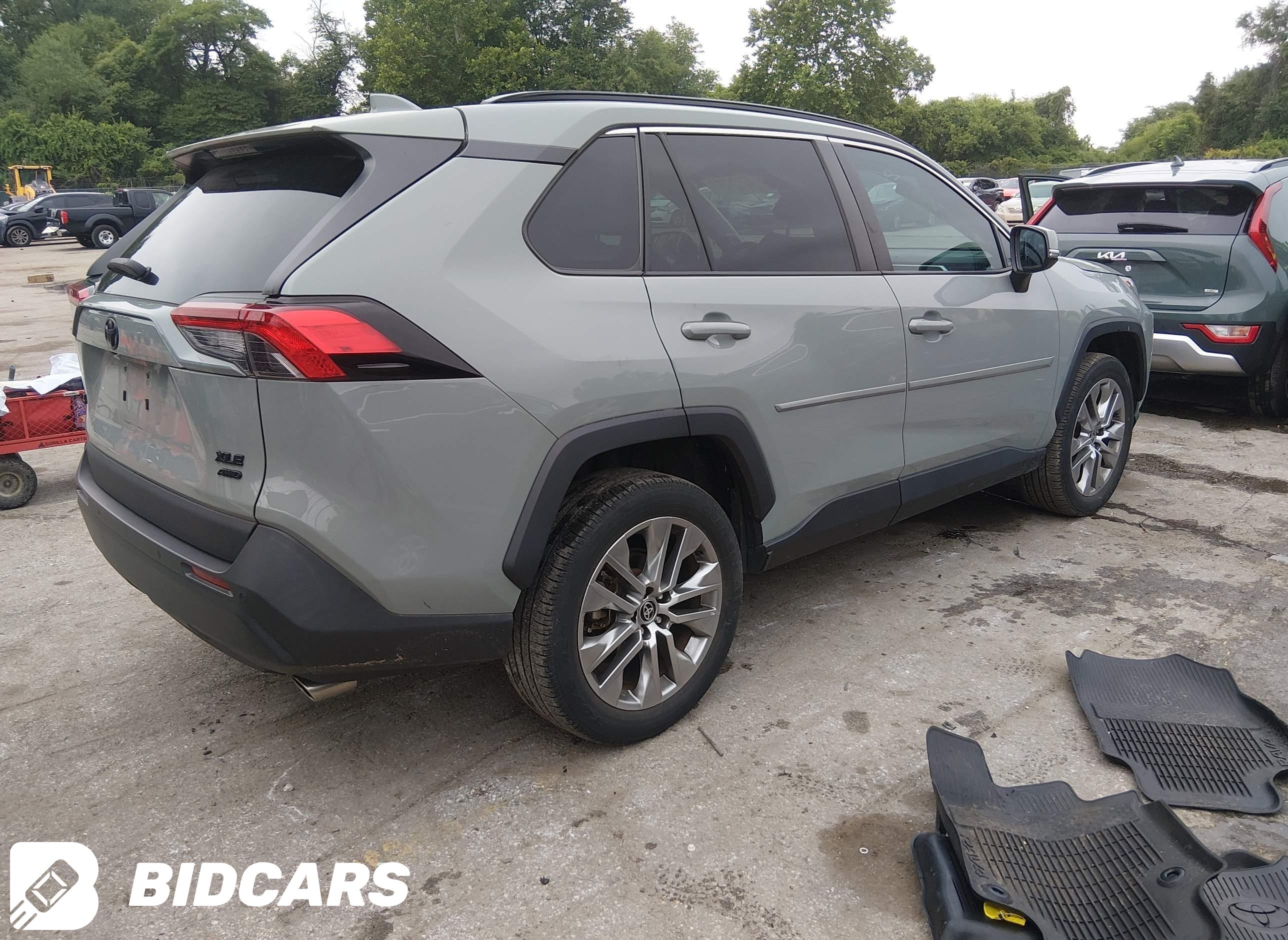 2022 Toyota RAV4, Xle Premium