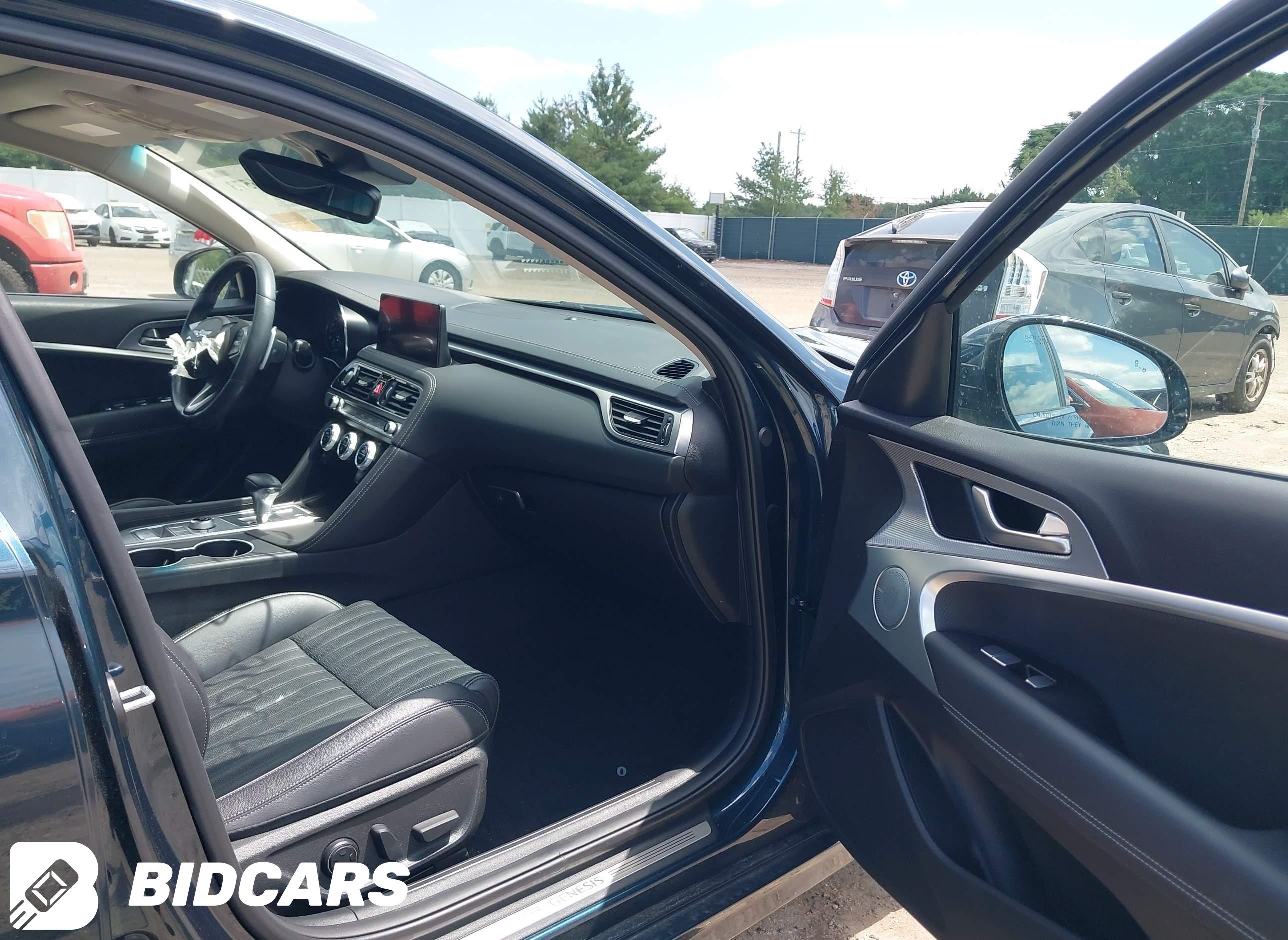 2022 Genesis G70, 2.0T Awd