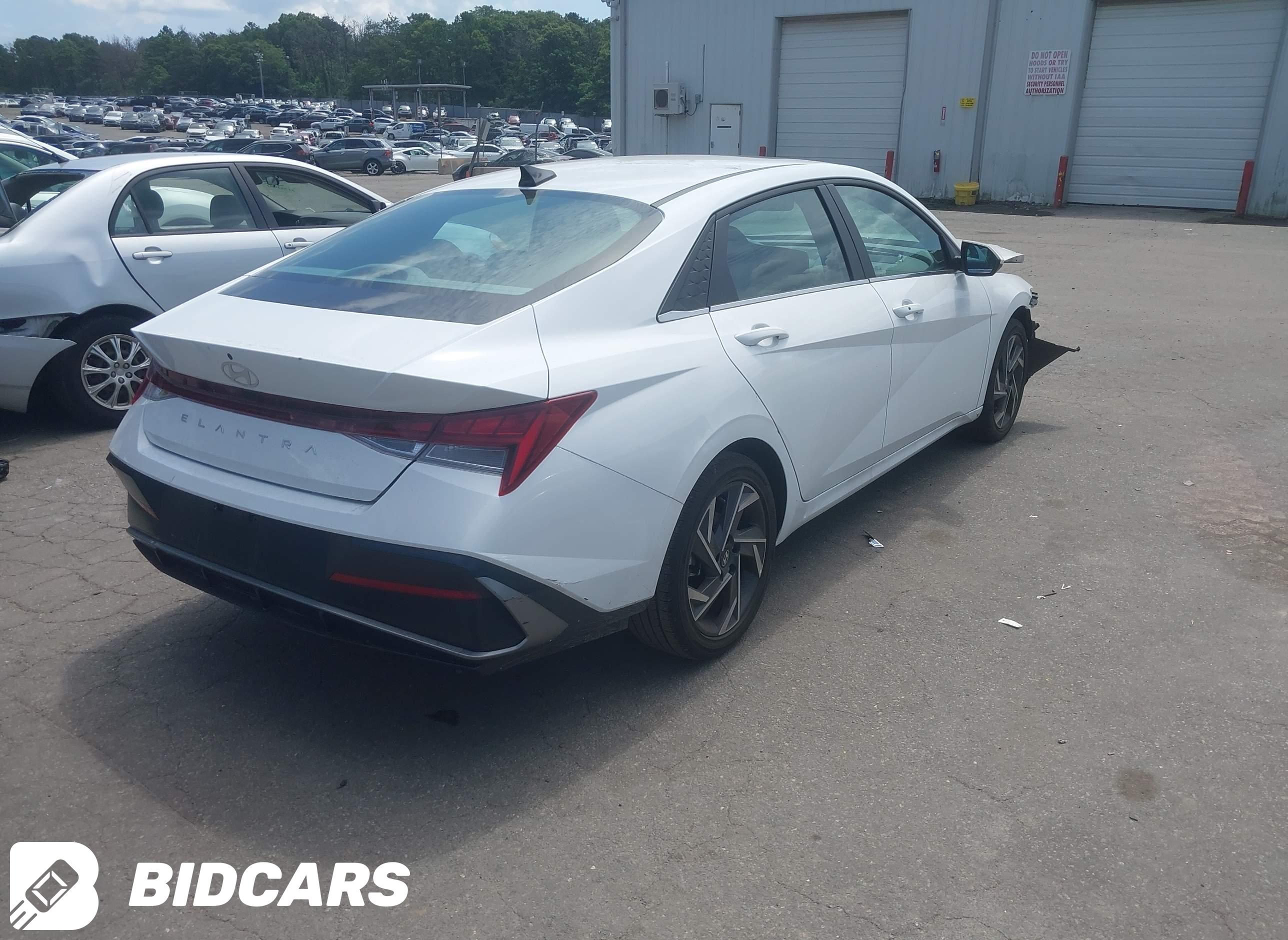 2025 Hyundai Elantra, Sel Con...