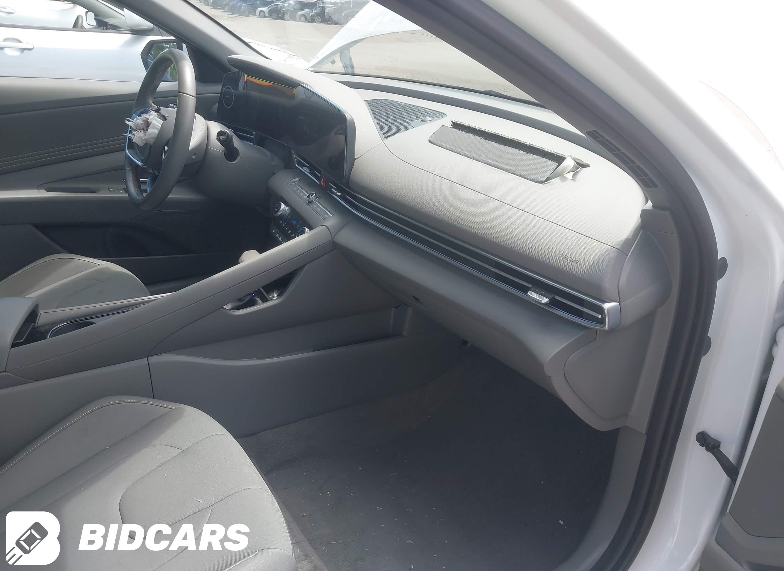 2025 Hyundai Elantra, Sel Con...