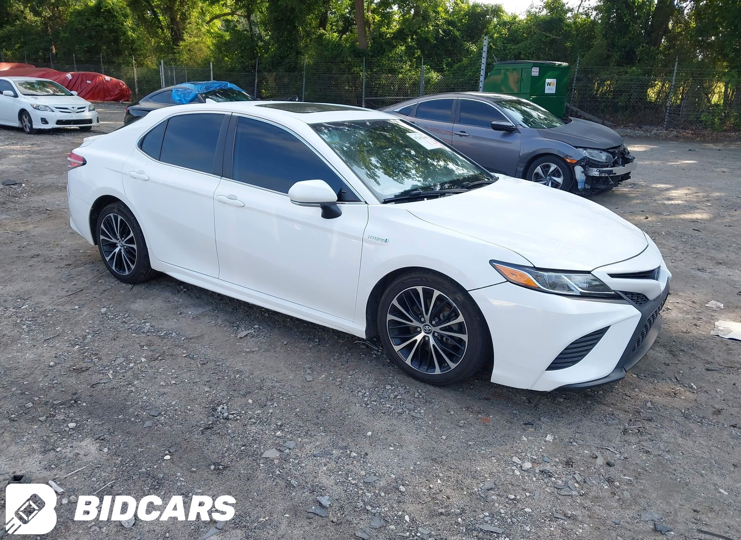 2019 Toyota Camry, Hybrid SE