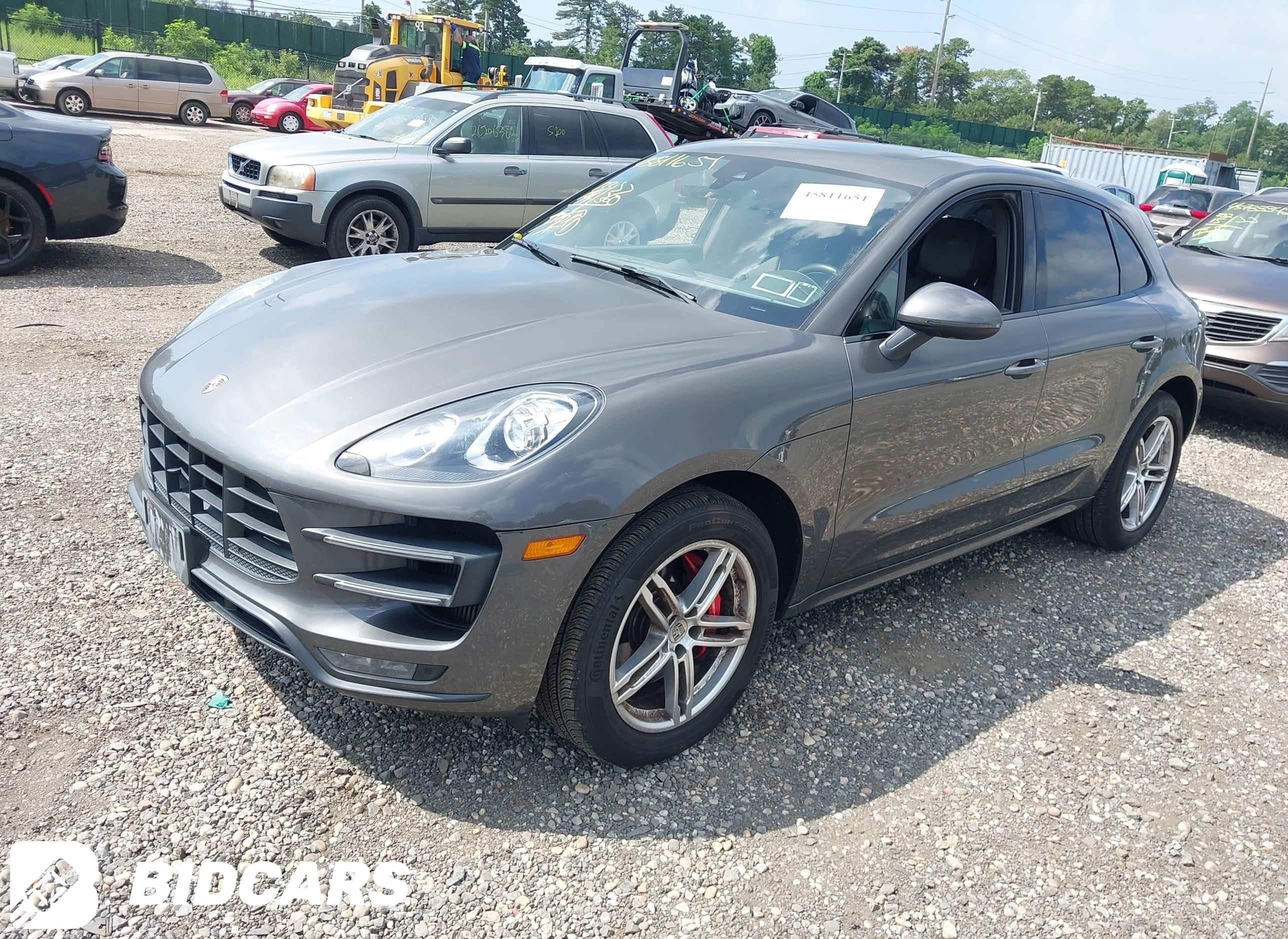 2016 Porsche Macan, Turbo