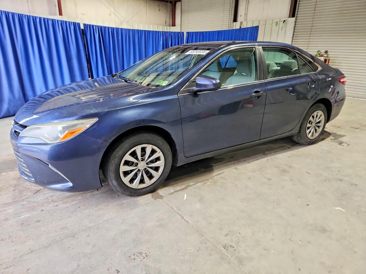 2016 Toyota Camry, LE