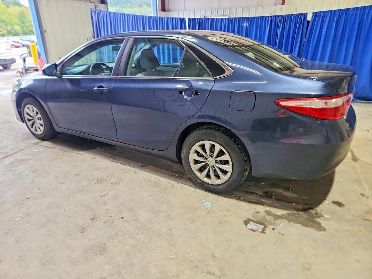 2016 Toyota Camry, LE