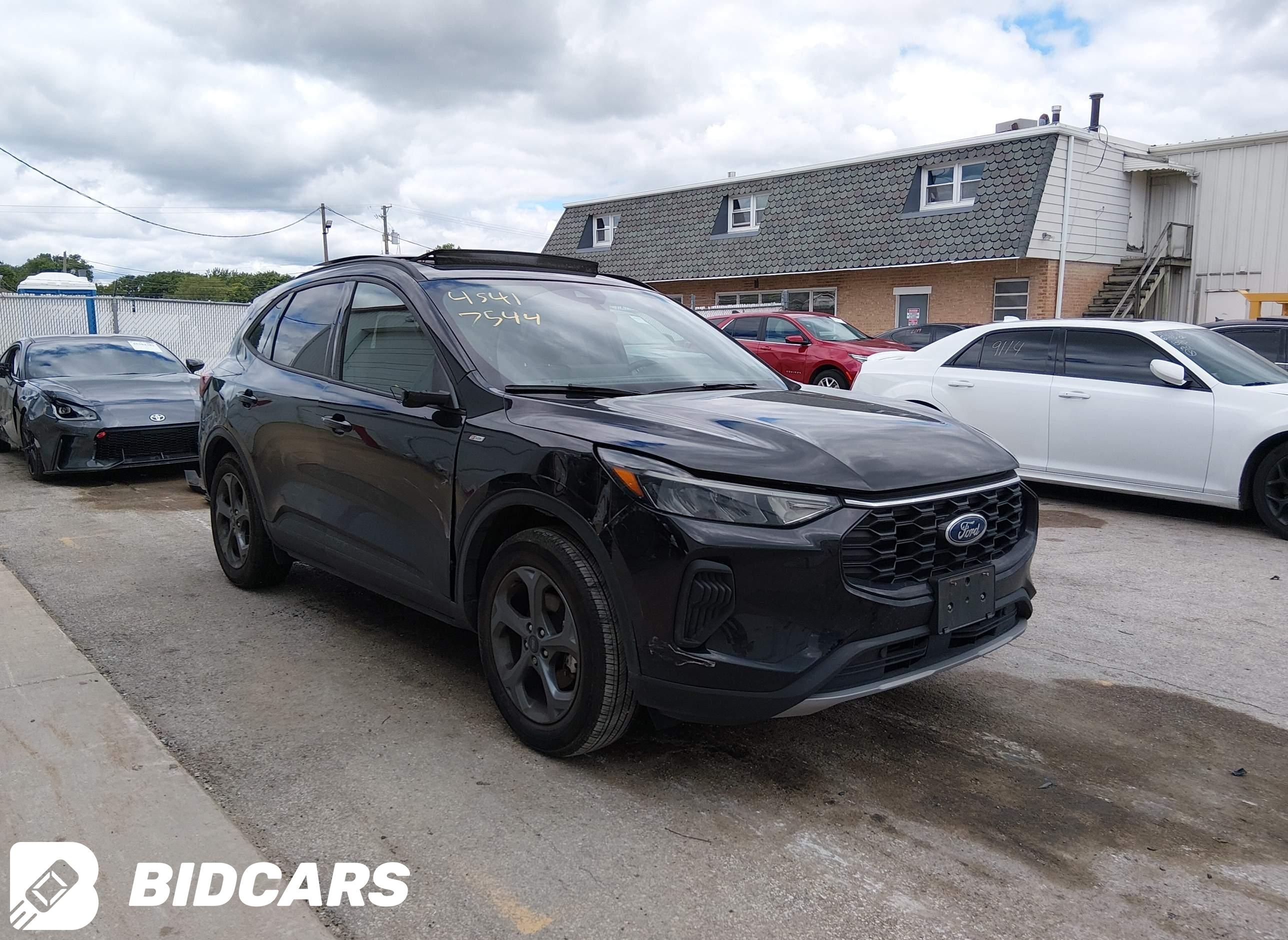 2025 Ford Escape, St-Line
