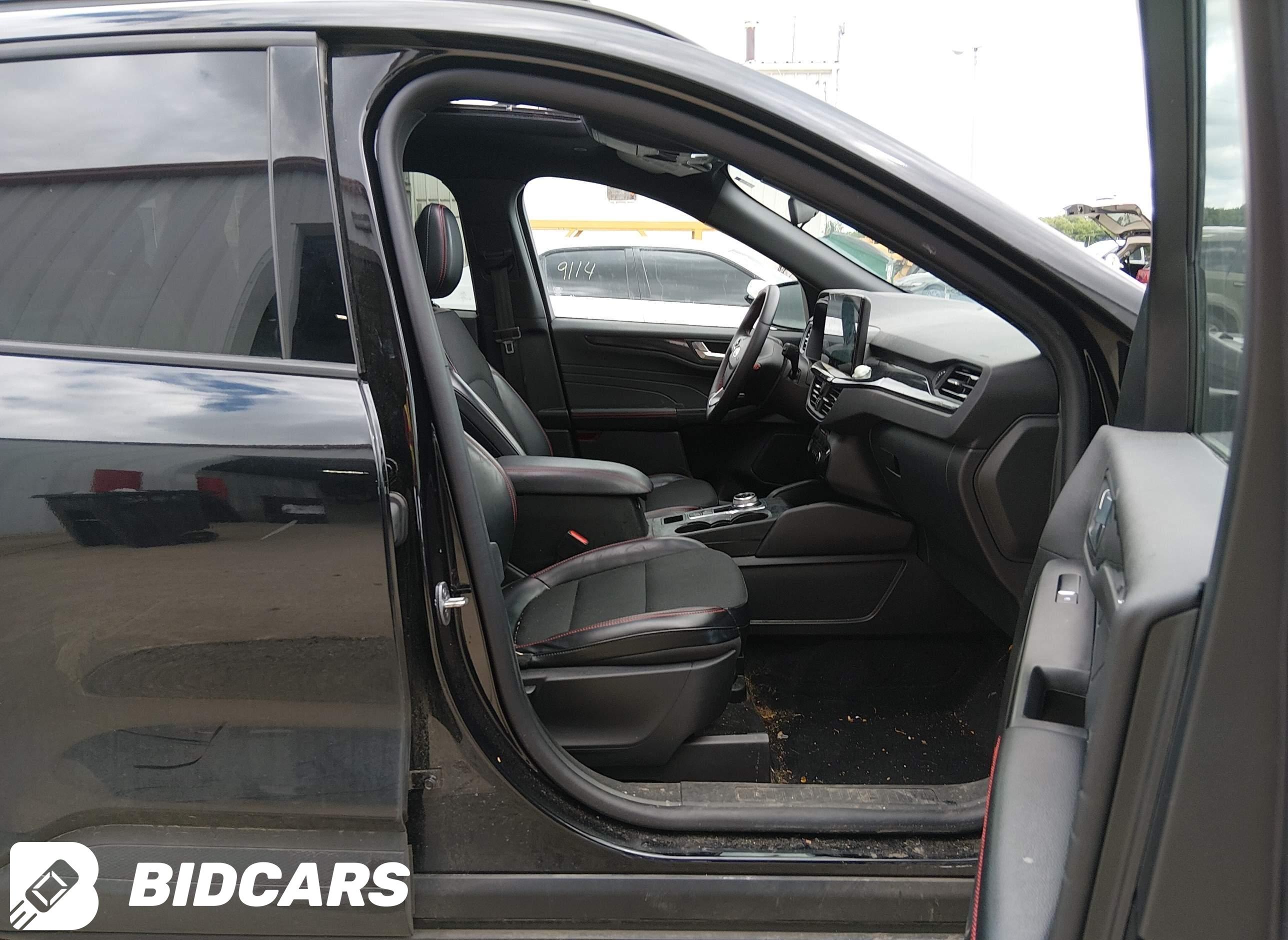 2025 Ford Escape, St-Line