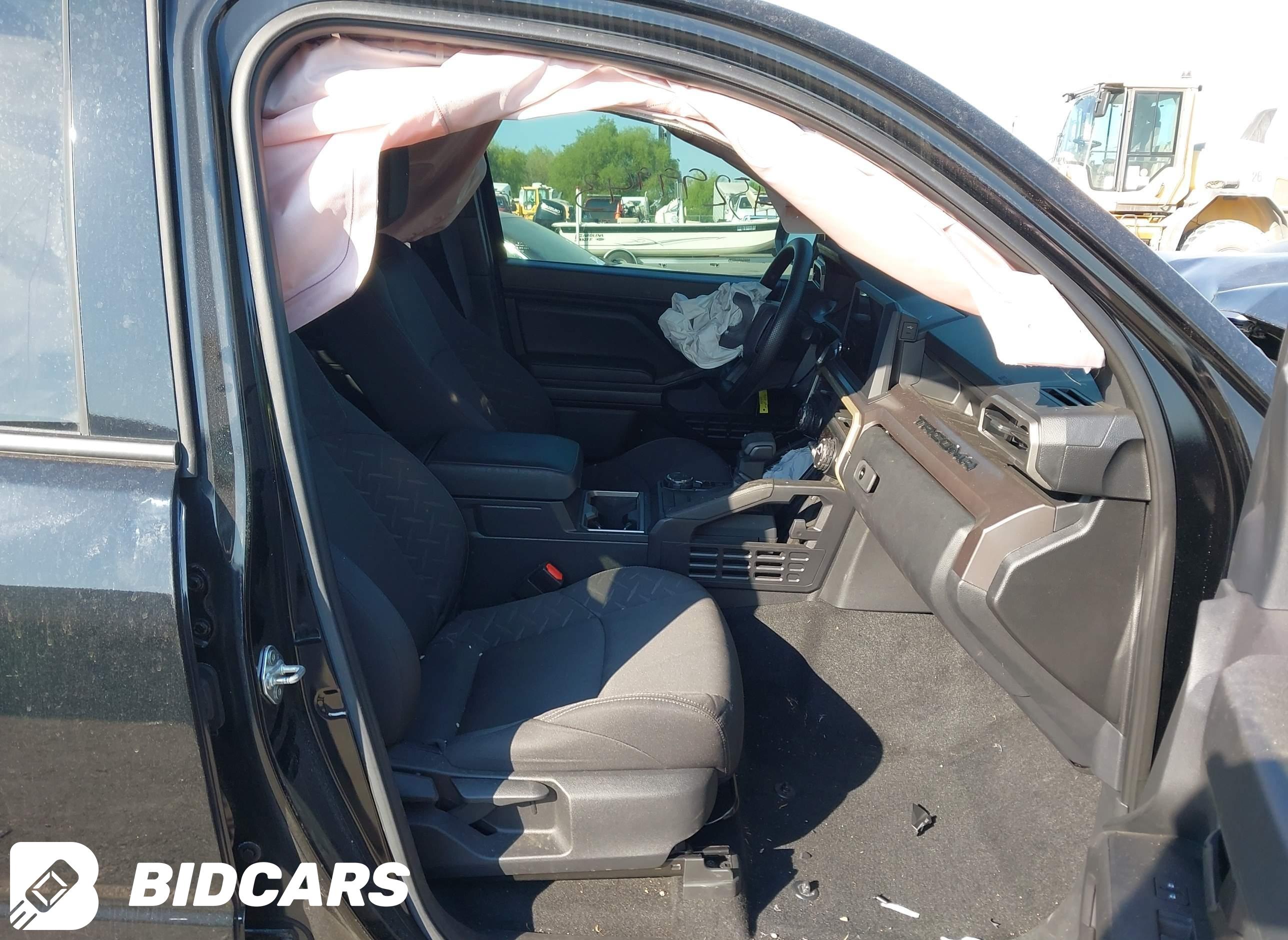 2025 Toyota Tacoma, SR5