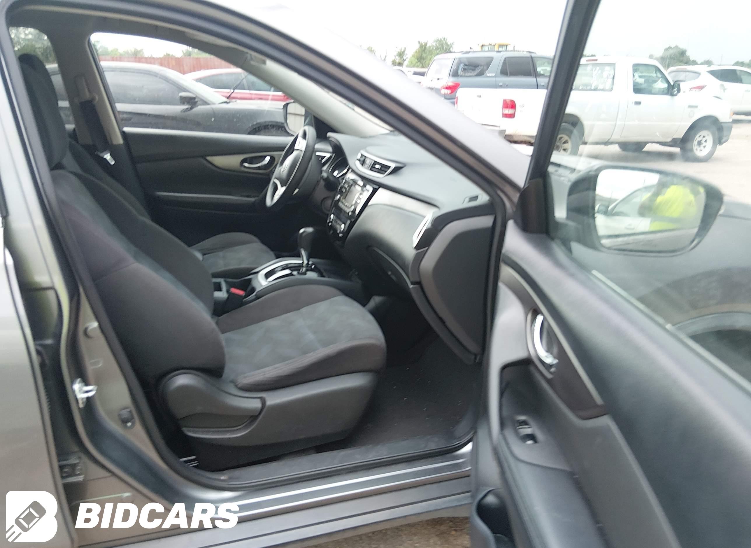 2016 Nissan Rogue, SV