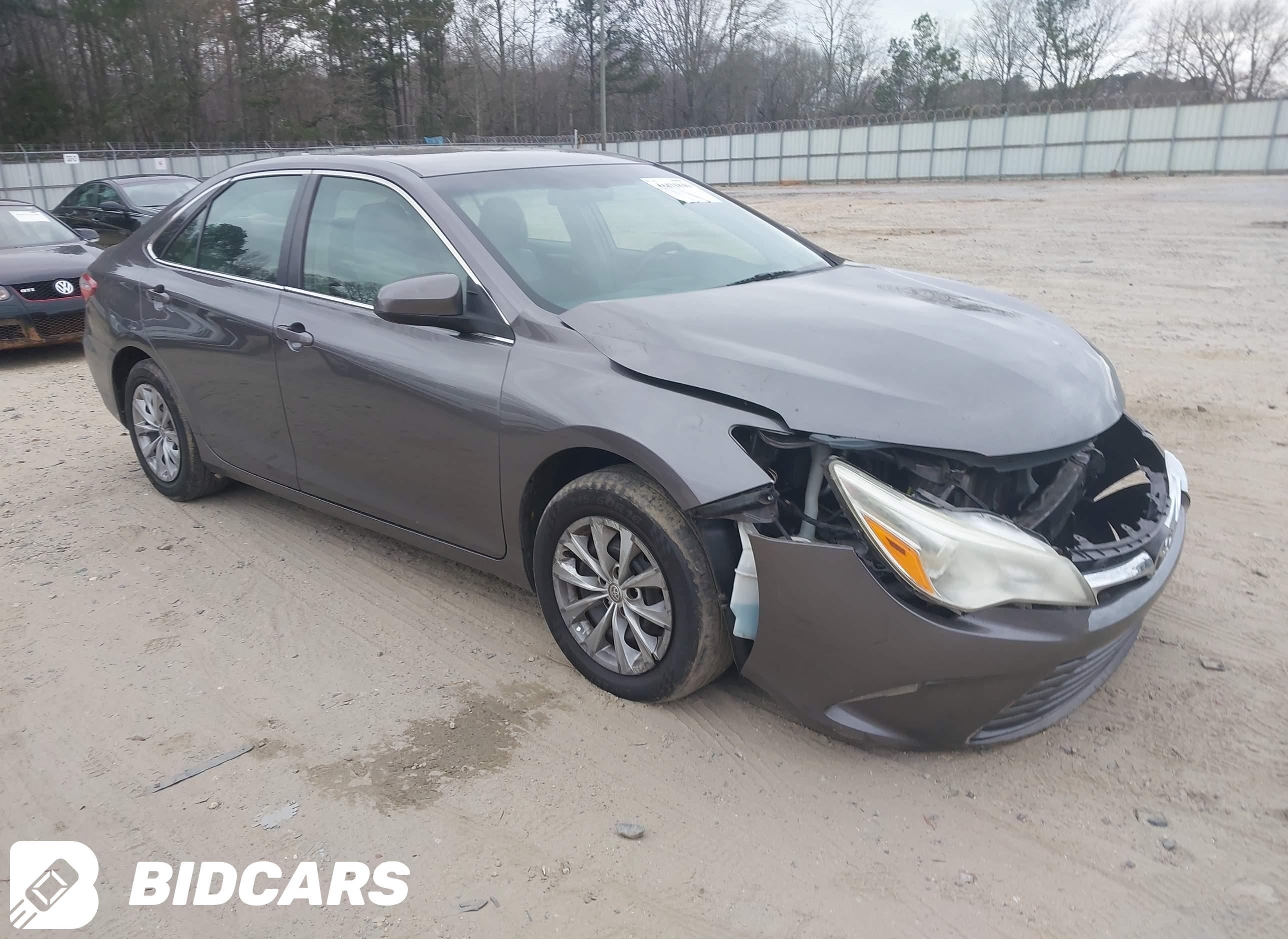 2016 Toyota Camry, LE