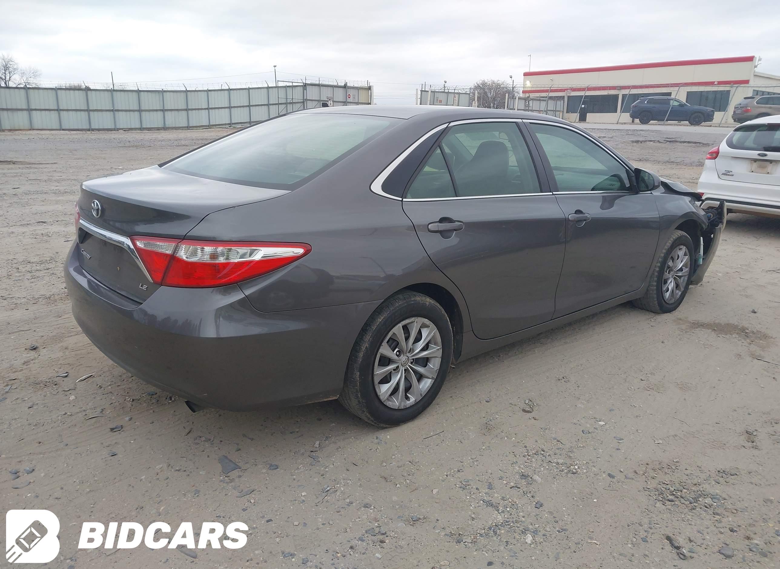 2016 Toyota Camry, LE