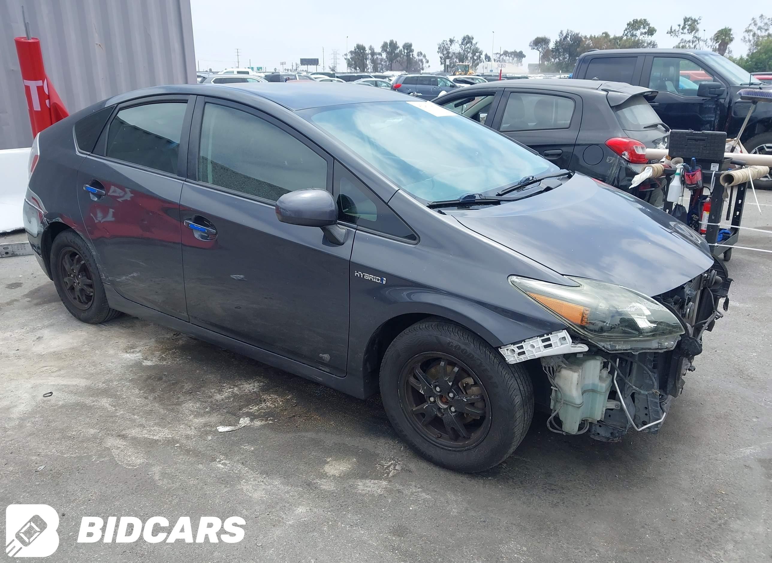 2015 Toyota Prius, Three