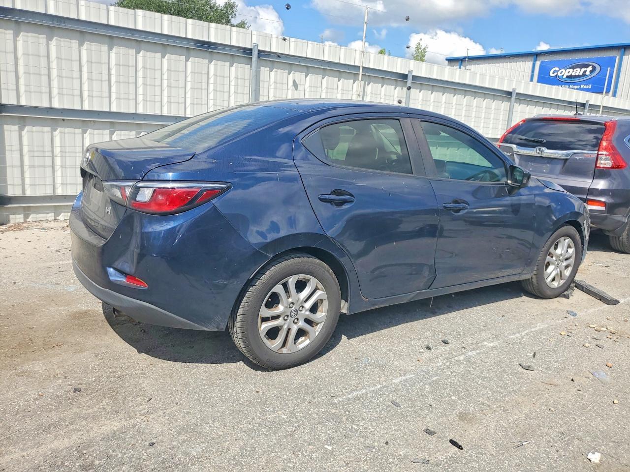 2018 Toyota Yaris, Base