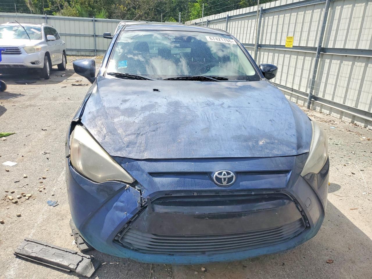 2018 Toyota Yaris, Base