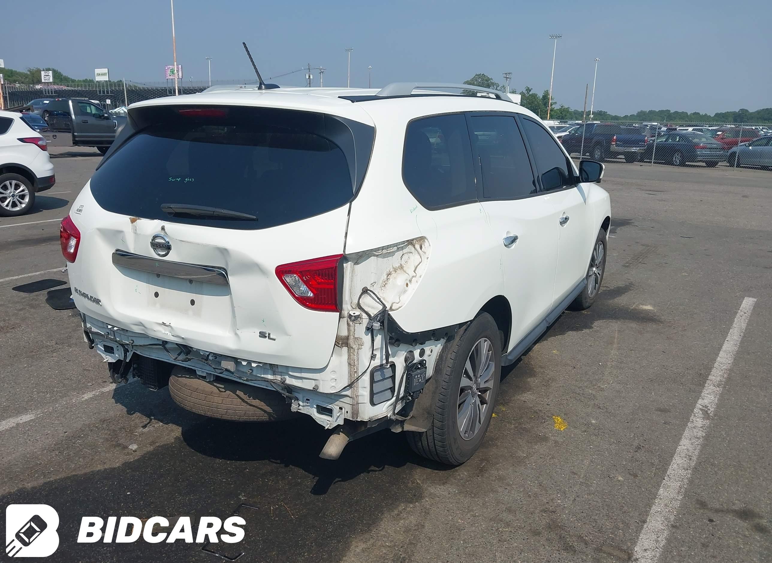 2018 Nissan Pathfinder, SL