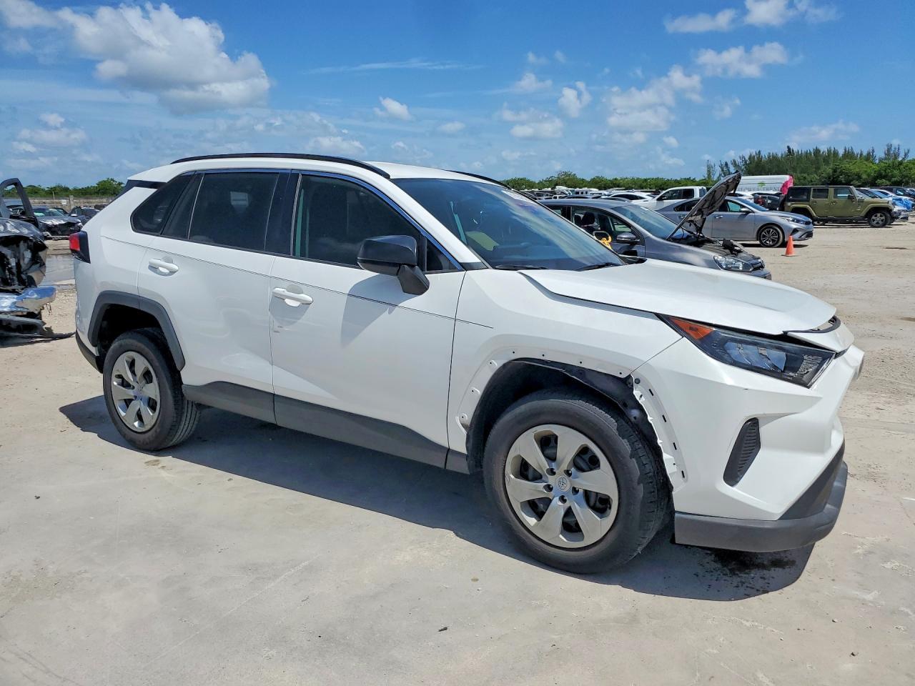 2020 Toyota RAV4, LE