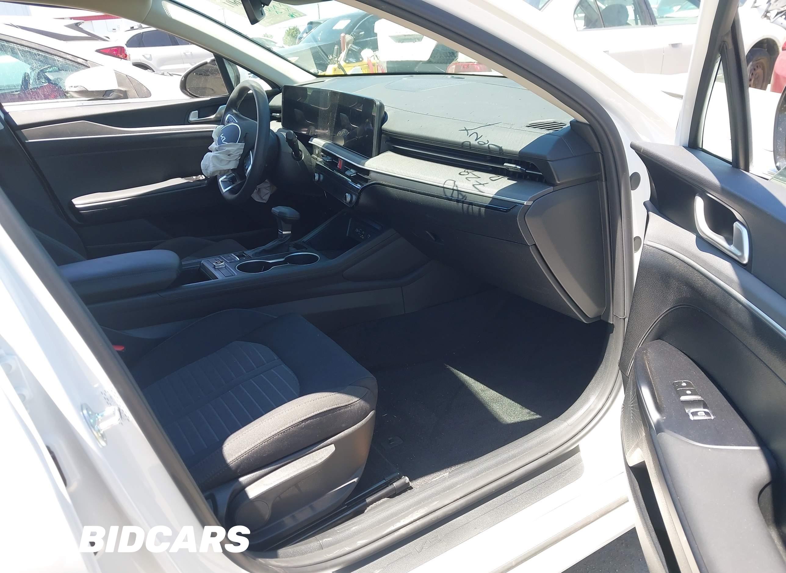 2026 KIA K5, Lxs Fwd