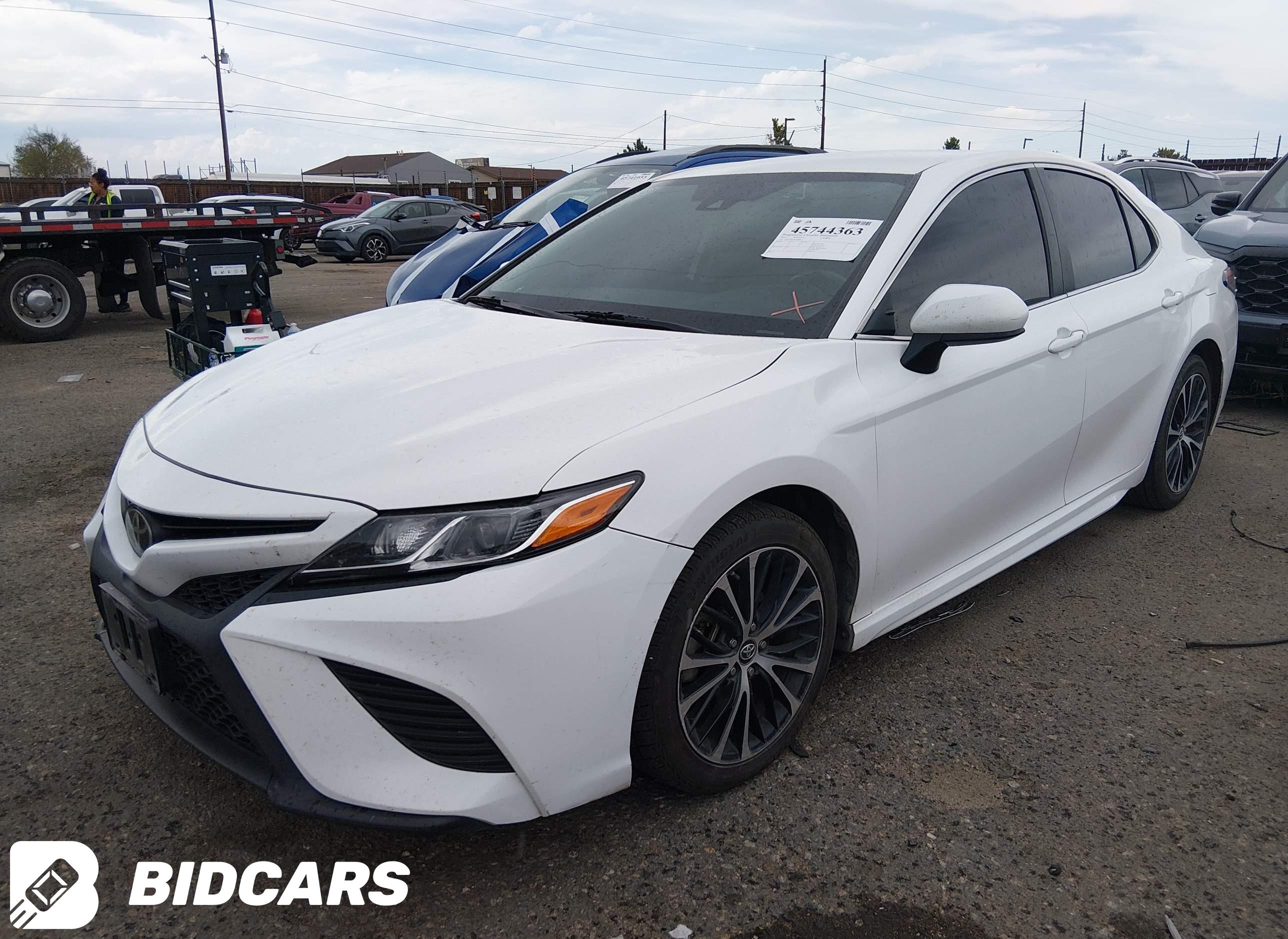2019 Toyota Camry, SE