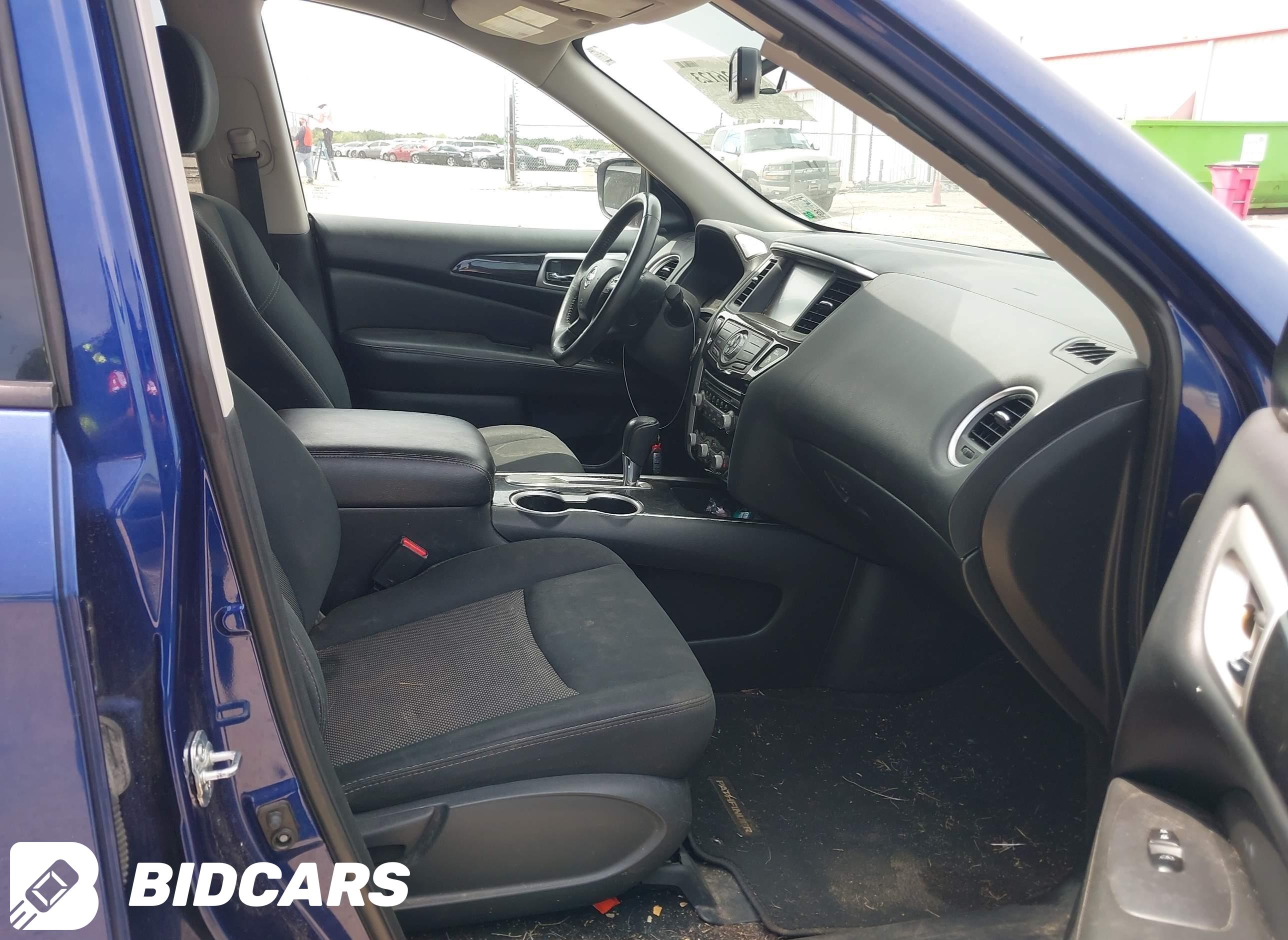 2019 Nissan Pathfinder, SV