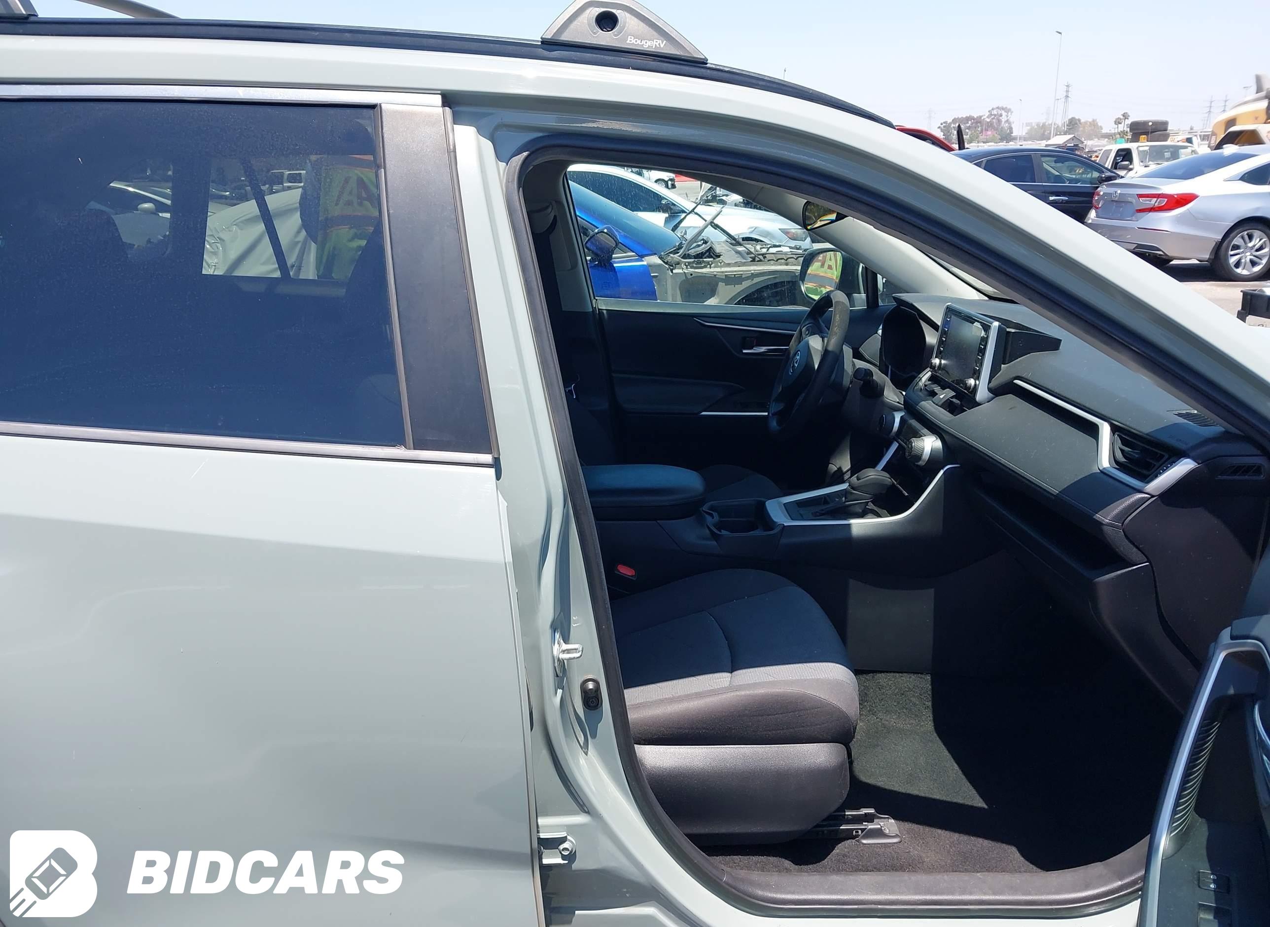 2020 Toyota RAV4, Xle