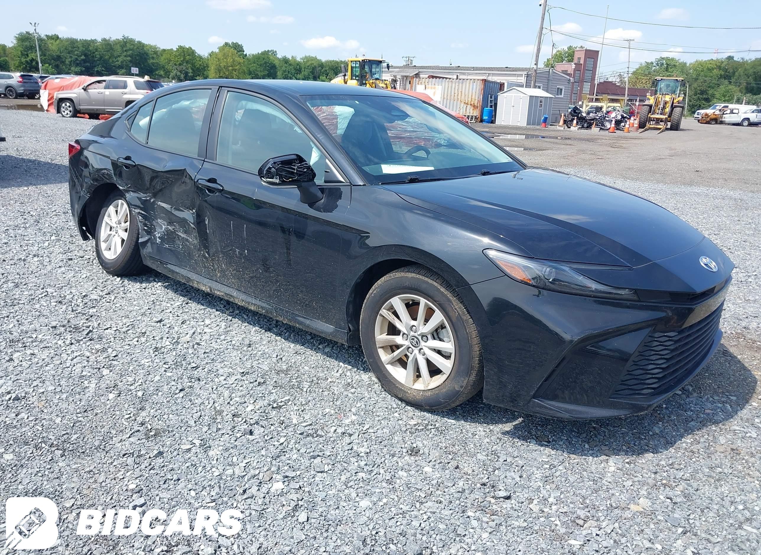 2025 Toyota Camry, LE