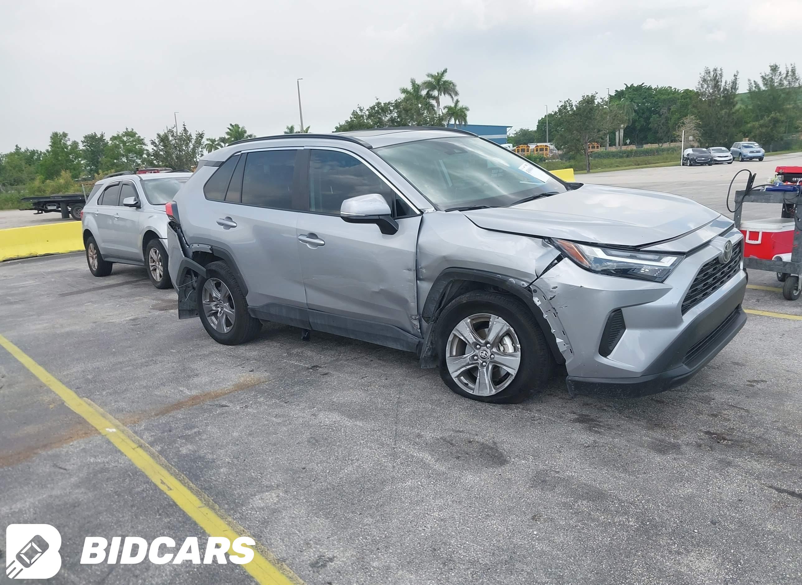 2025 Toyota RAV4, Xle