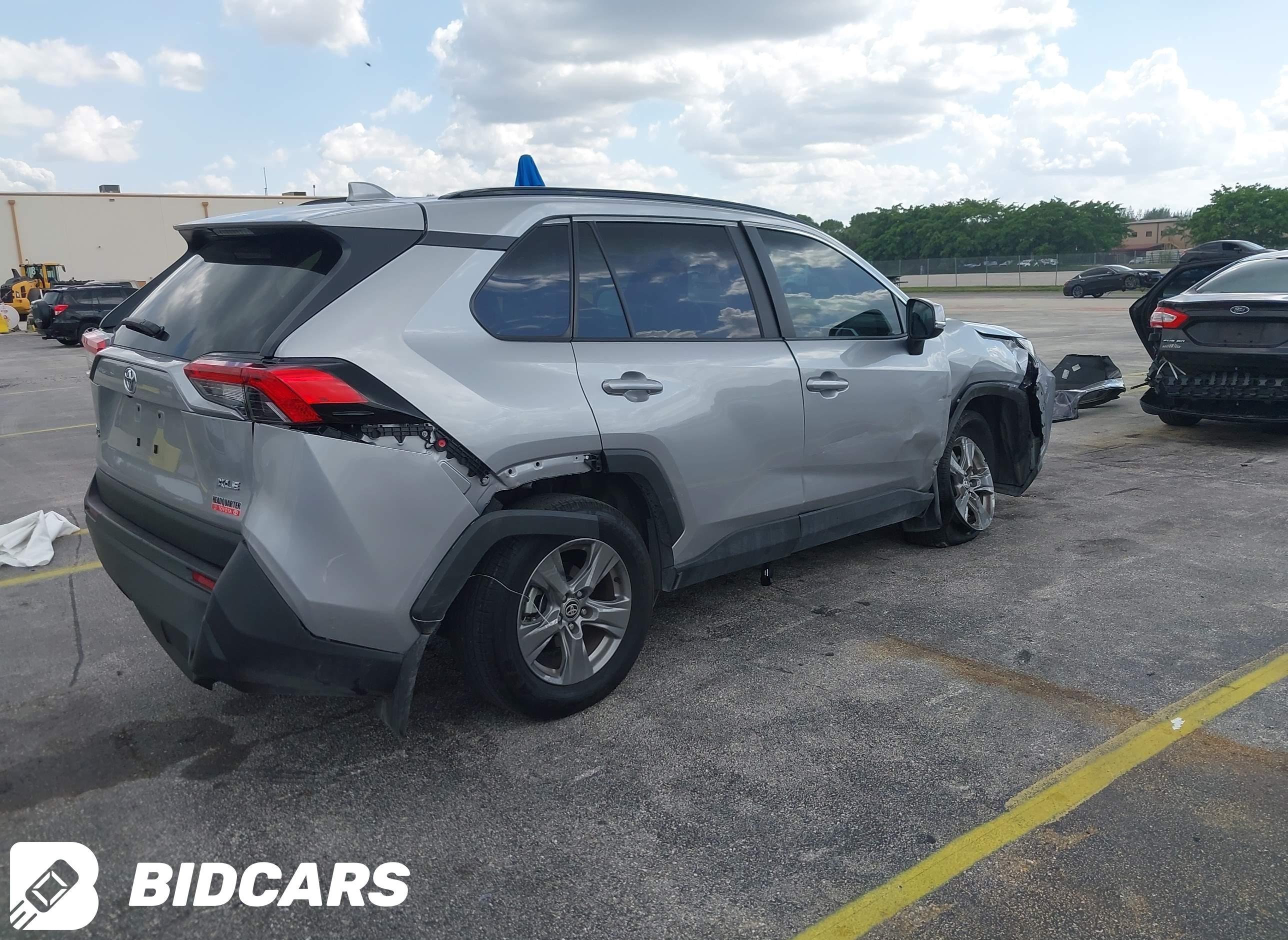 2025 Toyota RAV4, Xle