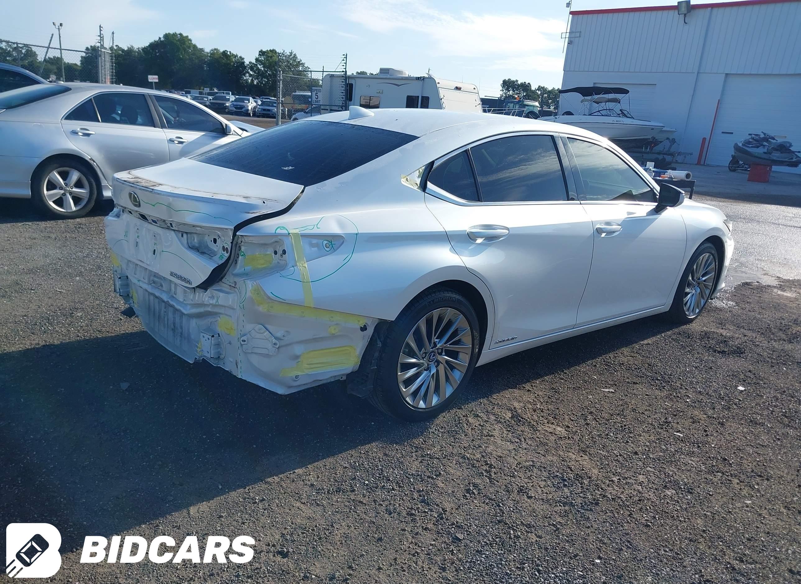 2021 Lexus ES, 300H Ultra Luxury