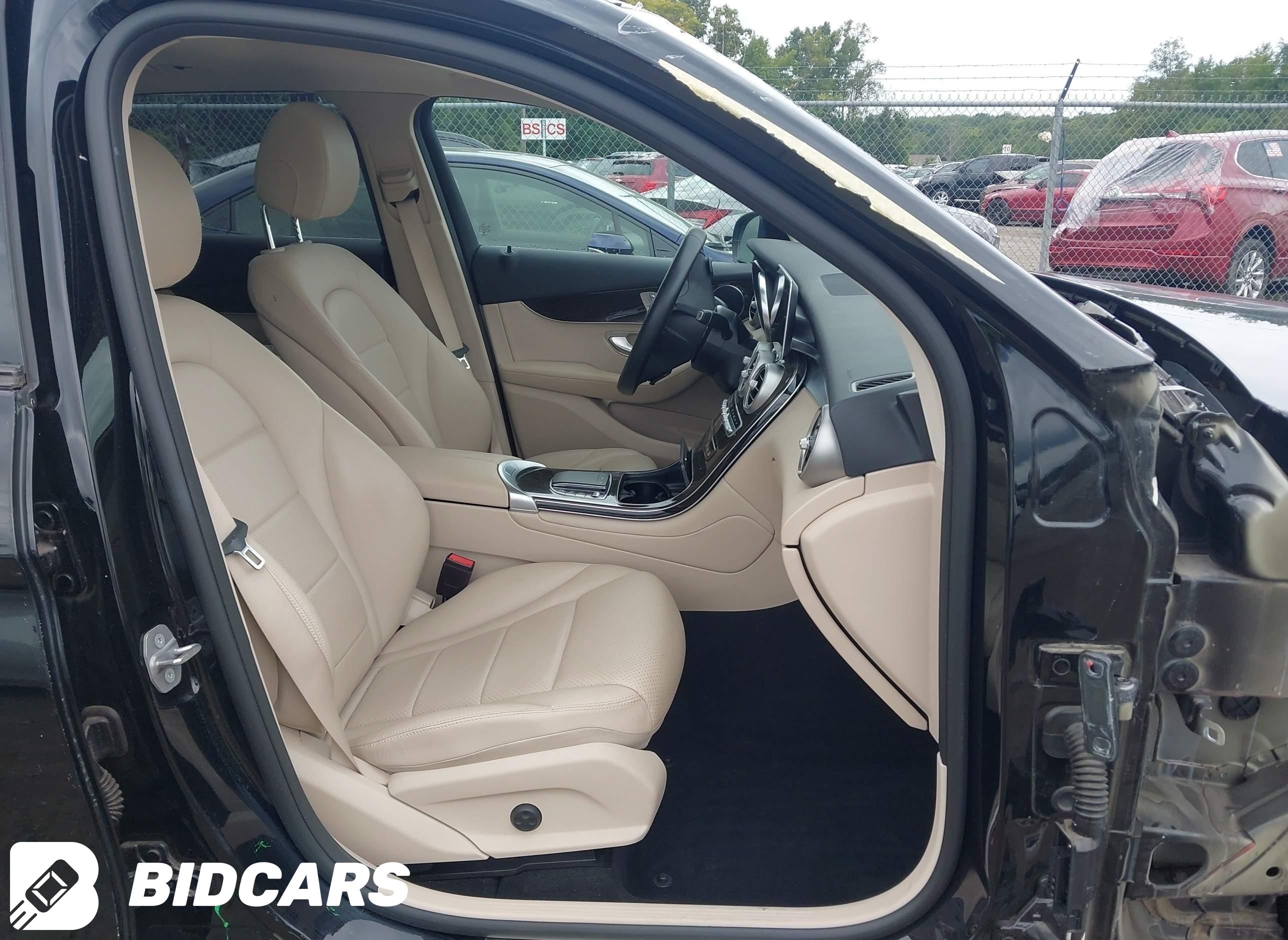 2021 Mercedes-Benz GLC 300, 4...