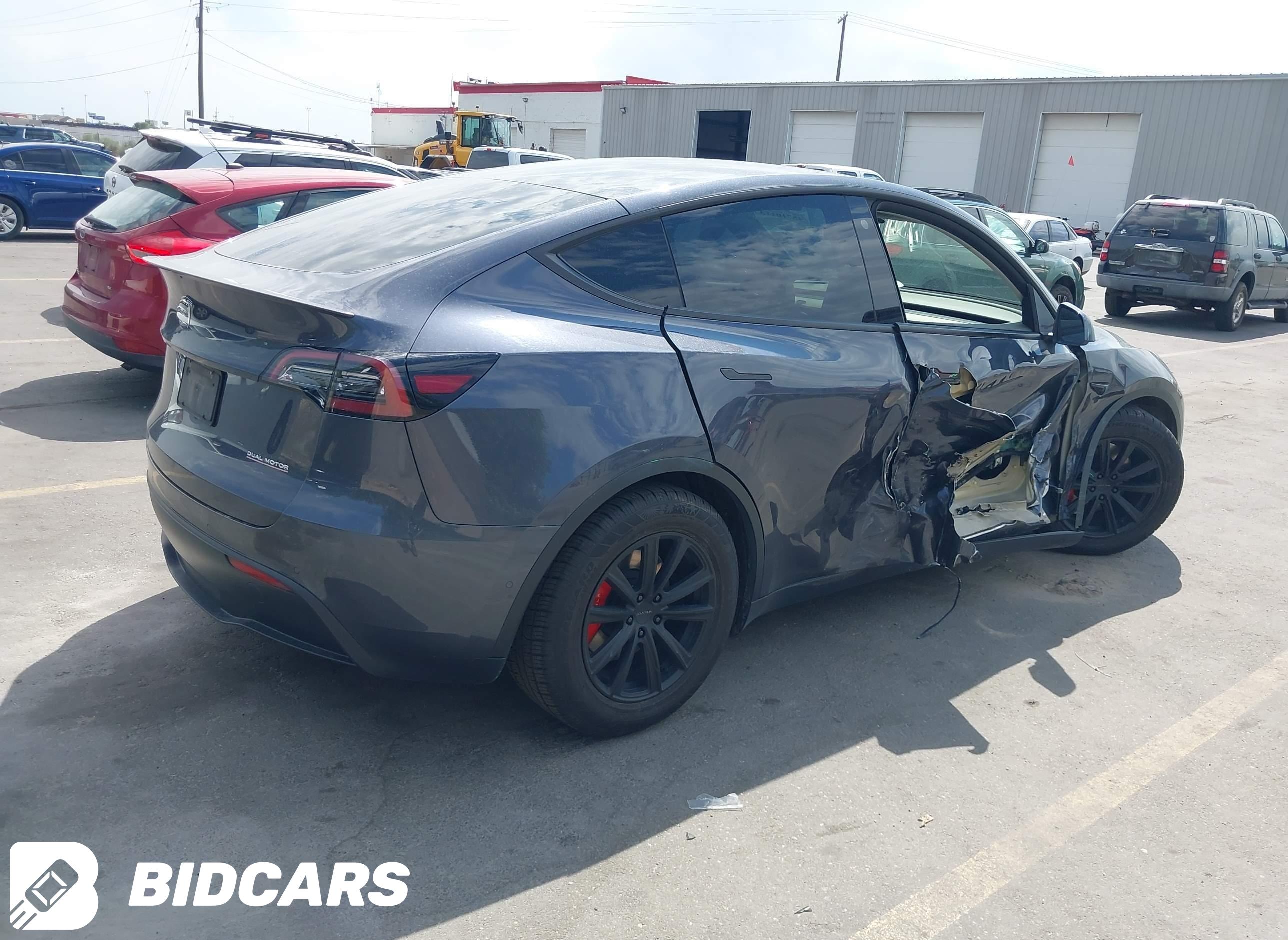 2022 Tesla Model Y, Performan...