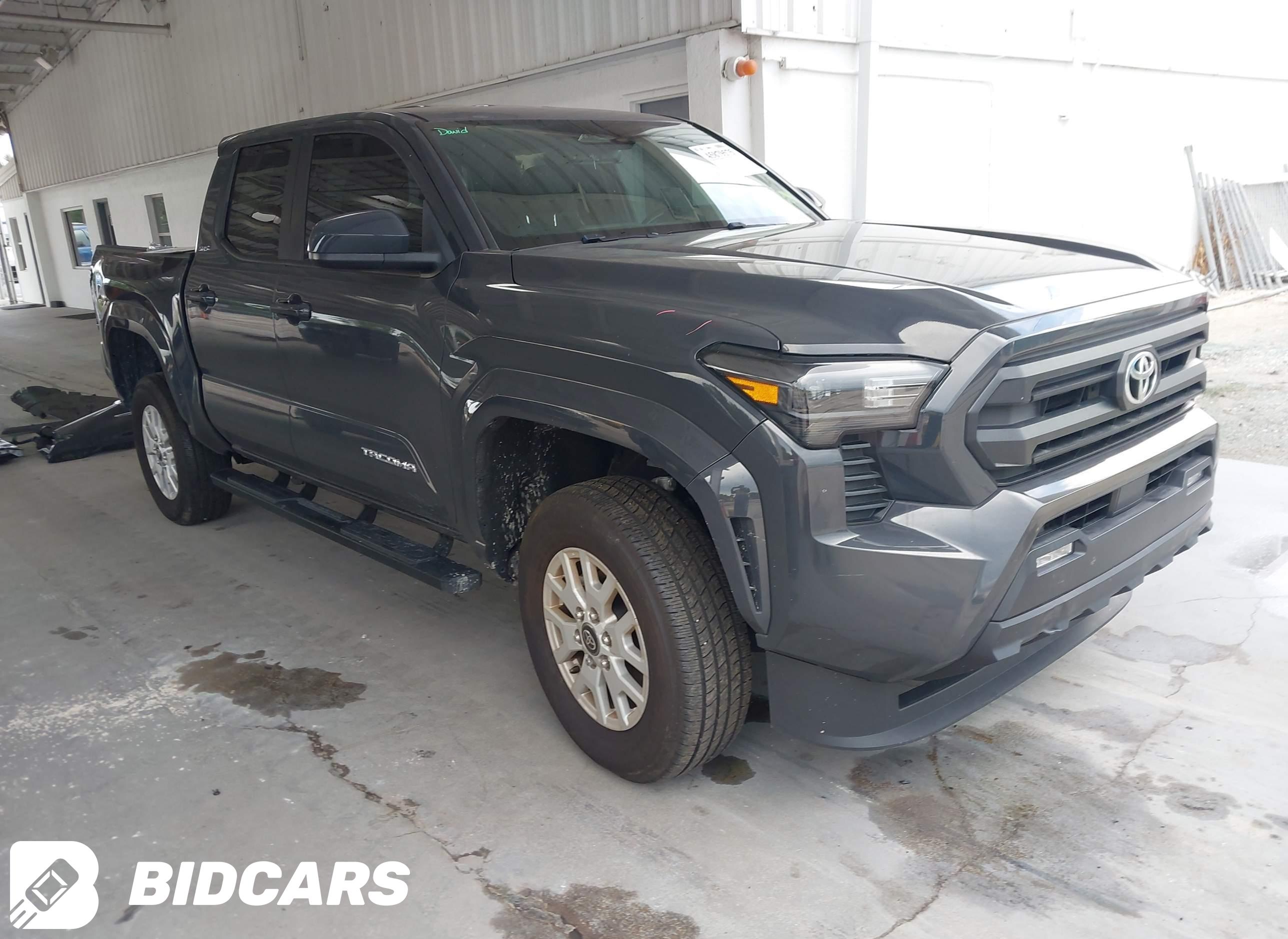 2025 Toyota Tacoma, SR5