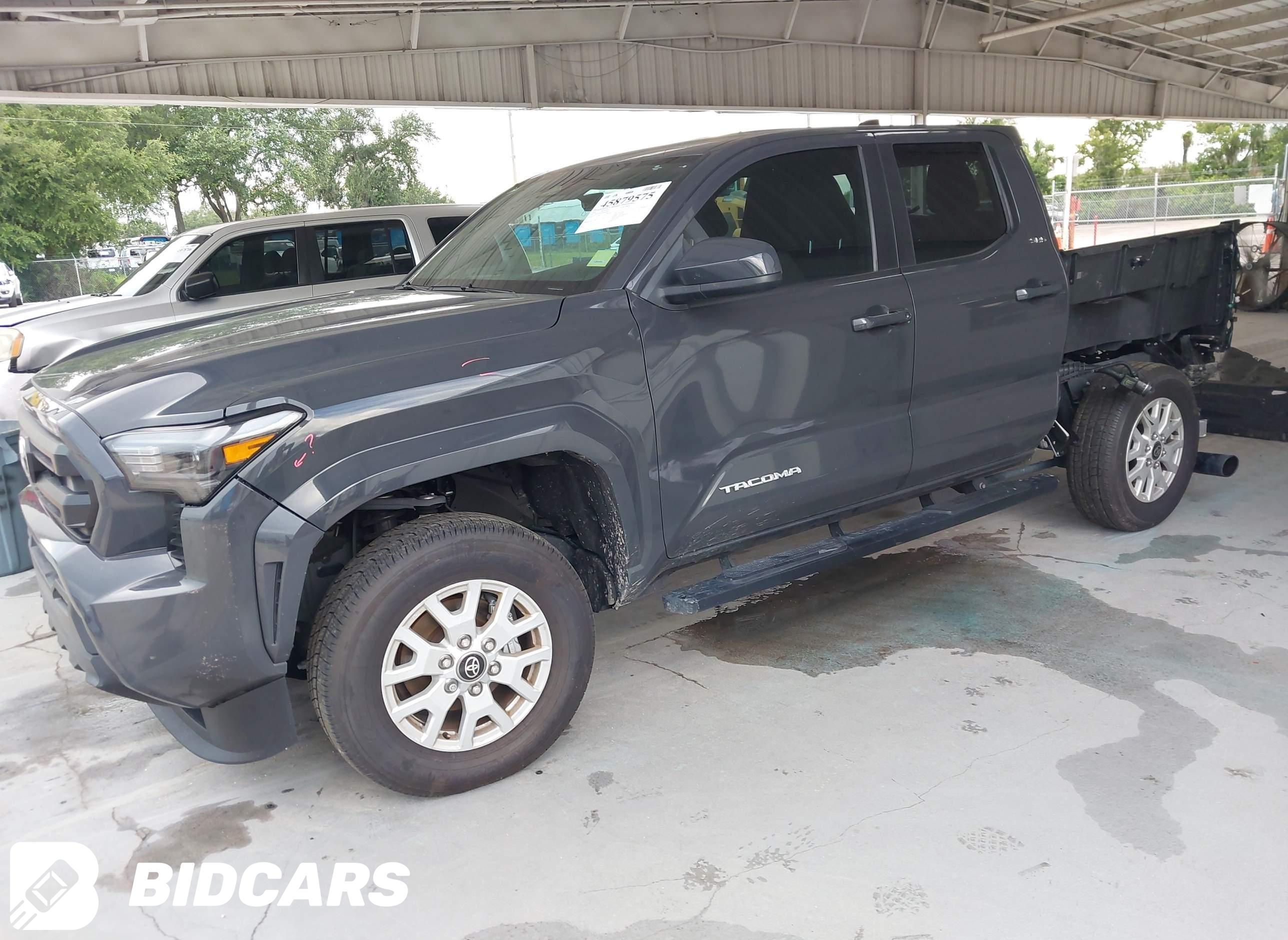 2025 Toyota Tacoma, SR5