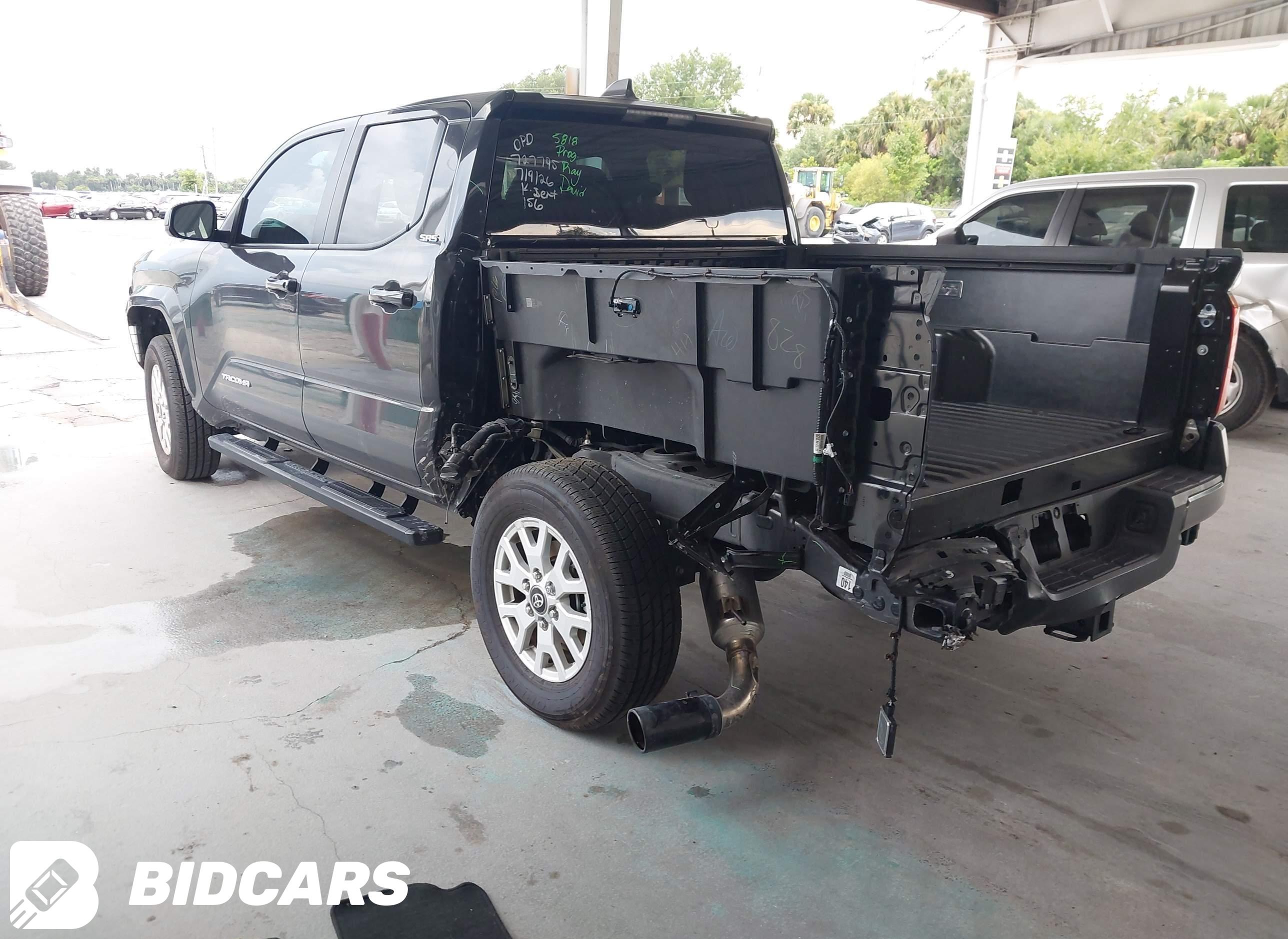 2025 Toyota Tacoma, SR5