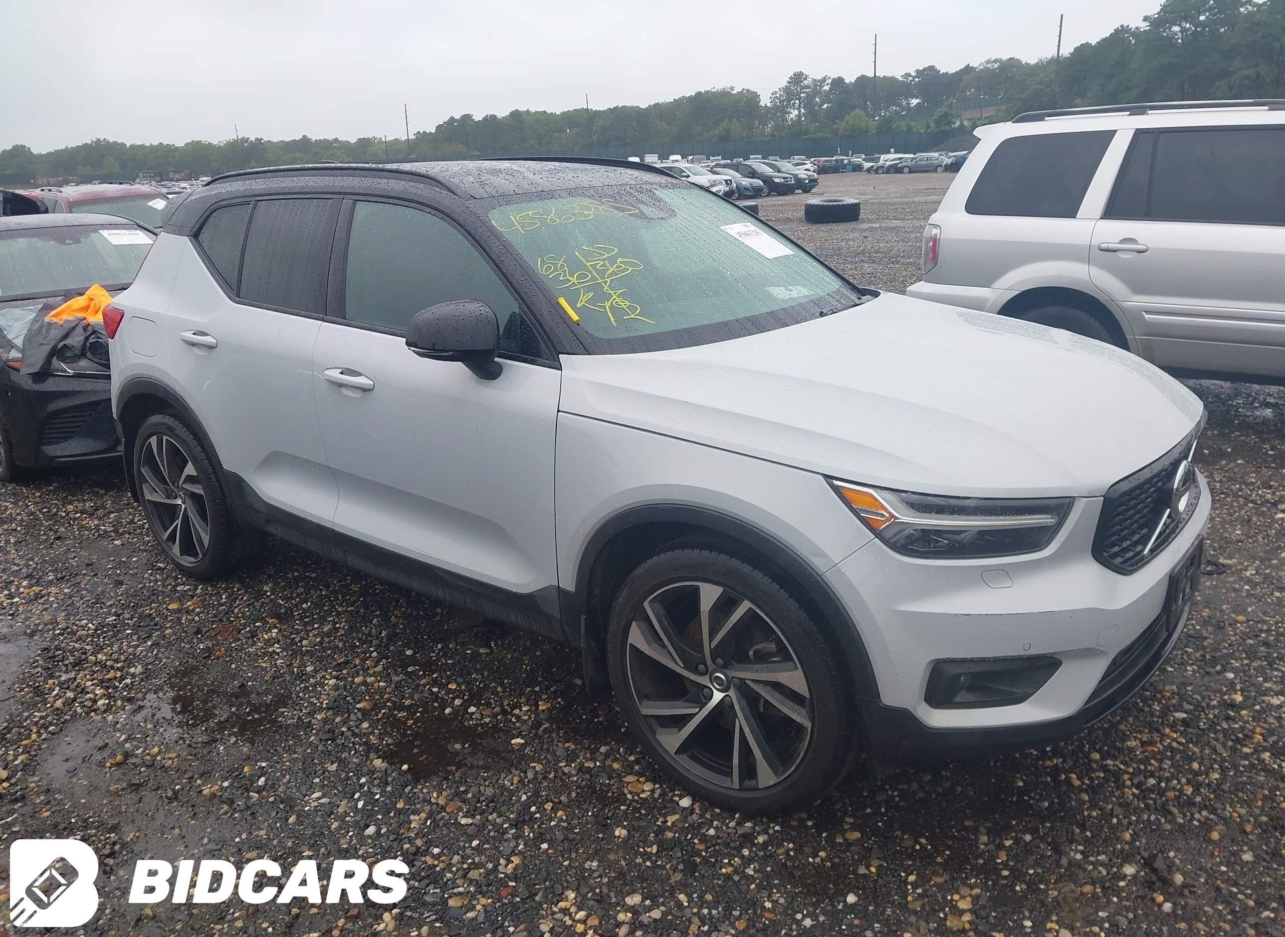 2022 Volvo XC40, T5 R-Design