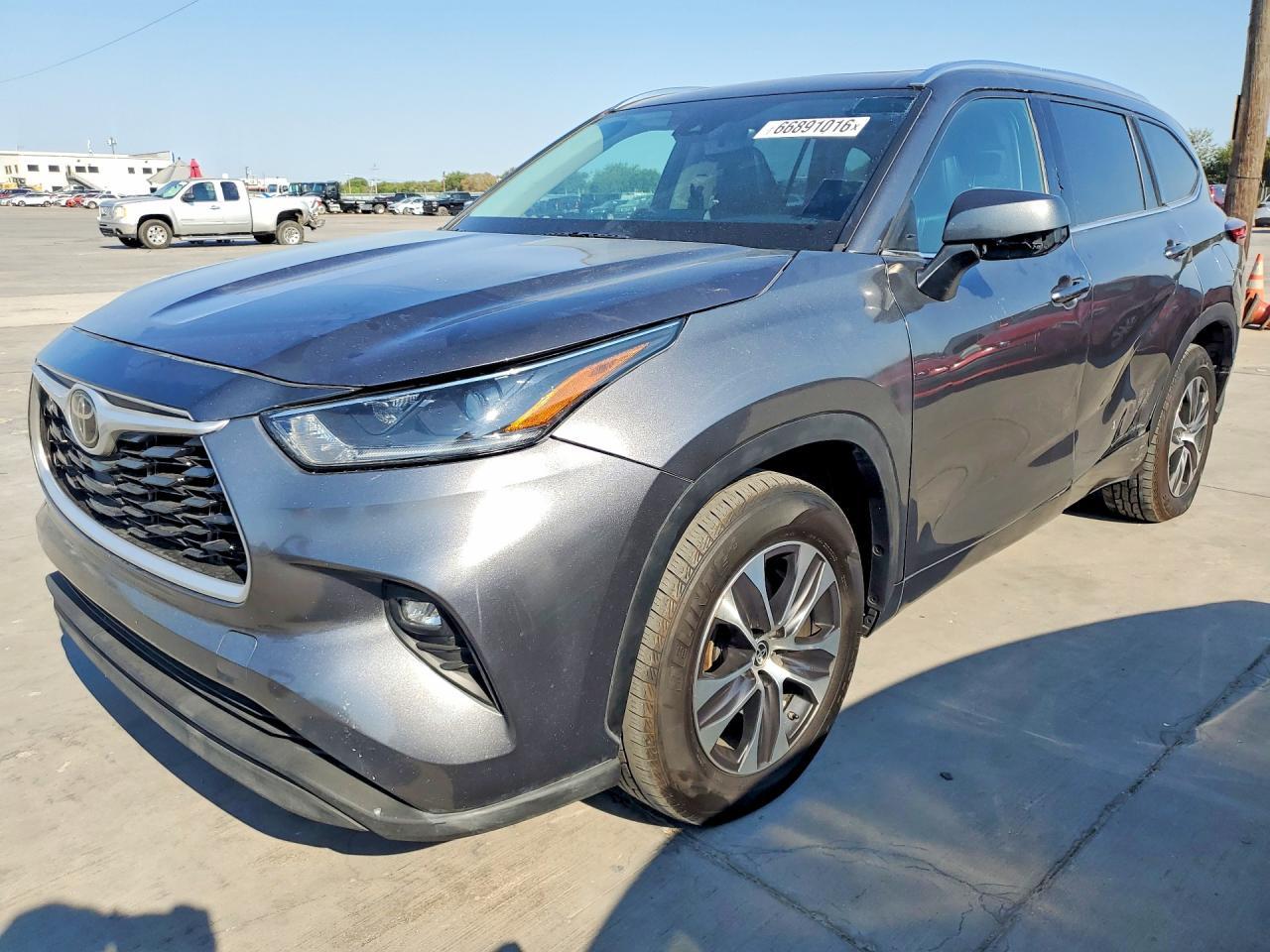 2021 Toyota Highlander, Xle