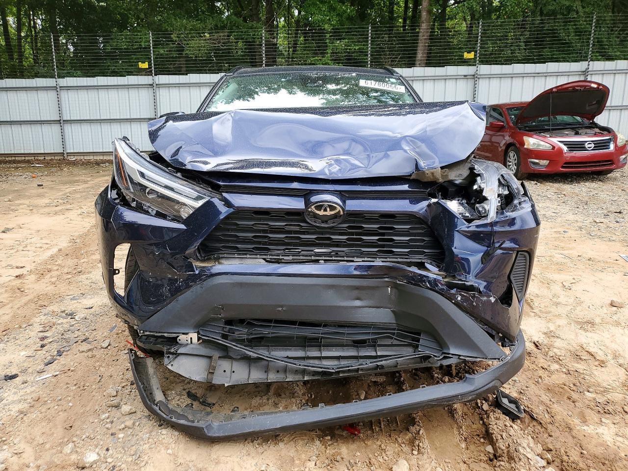 2023 Toyota RAV4, Xle
