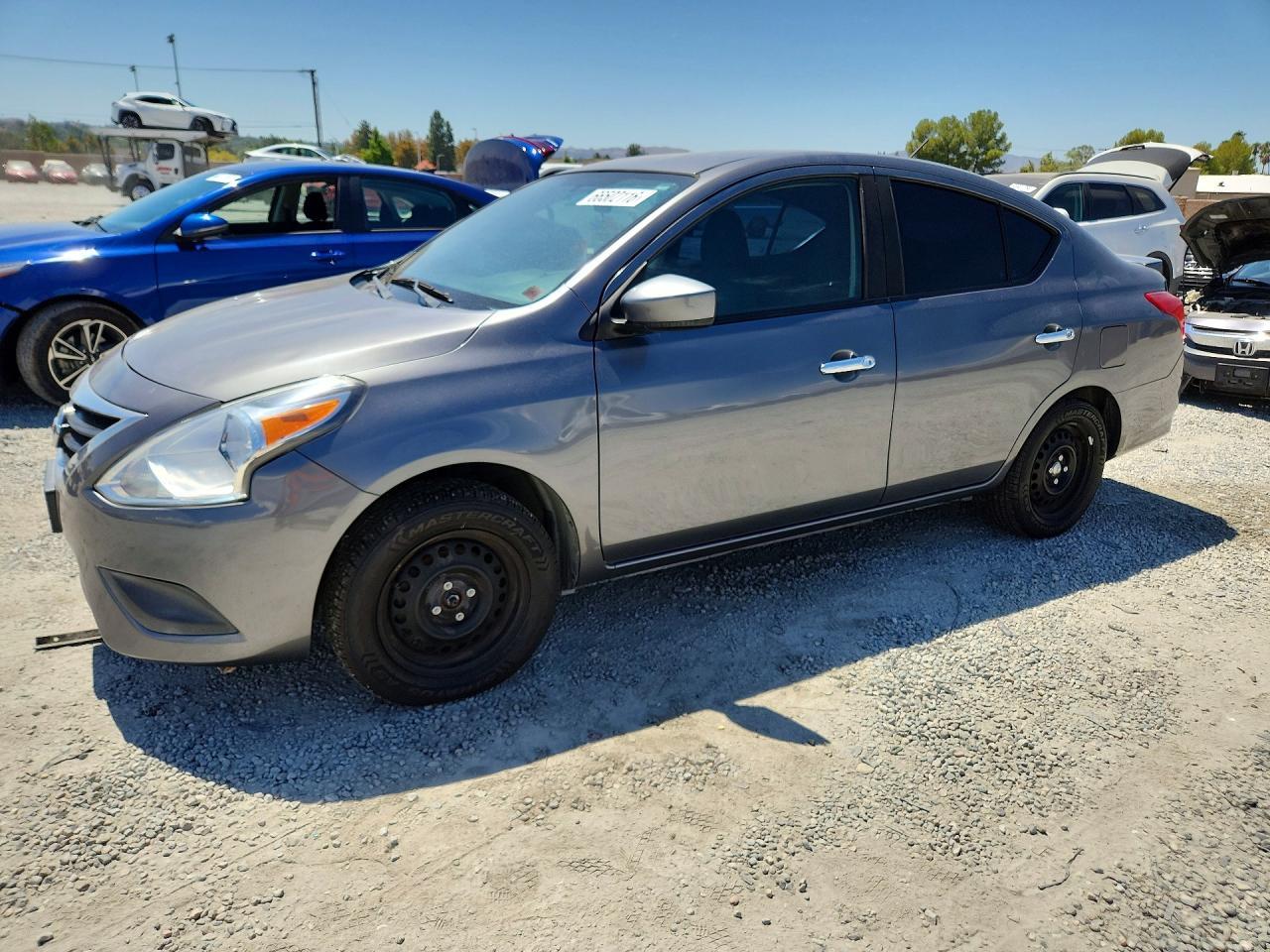 2017 Nissan Versa, 1.6 SV