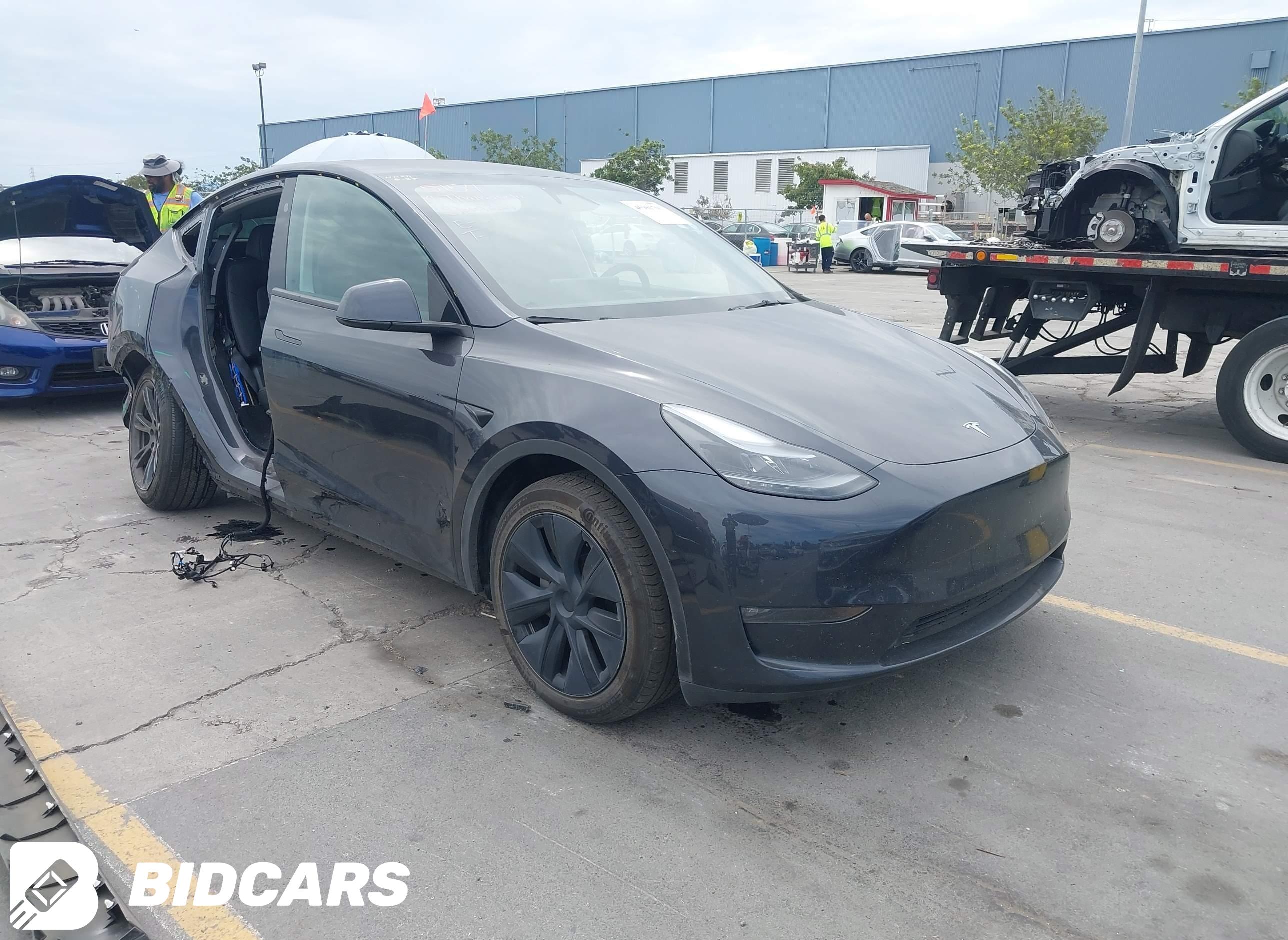 2025 Tesla Model Y, Long Rang...
