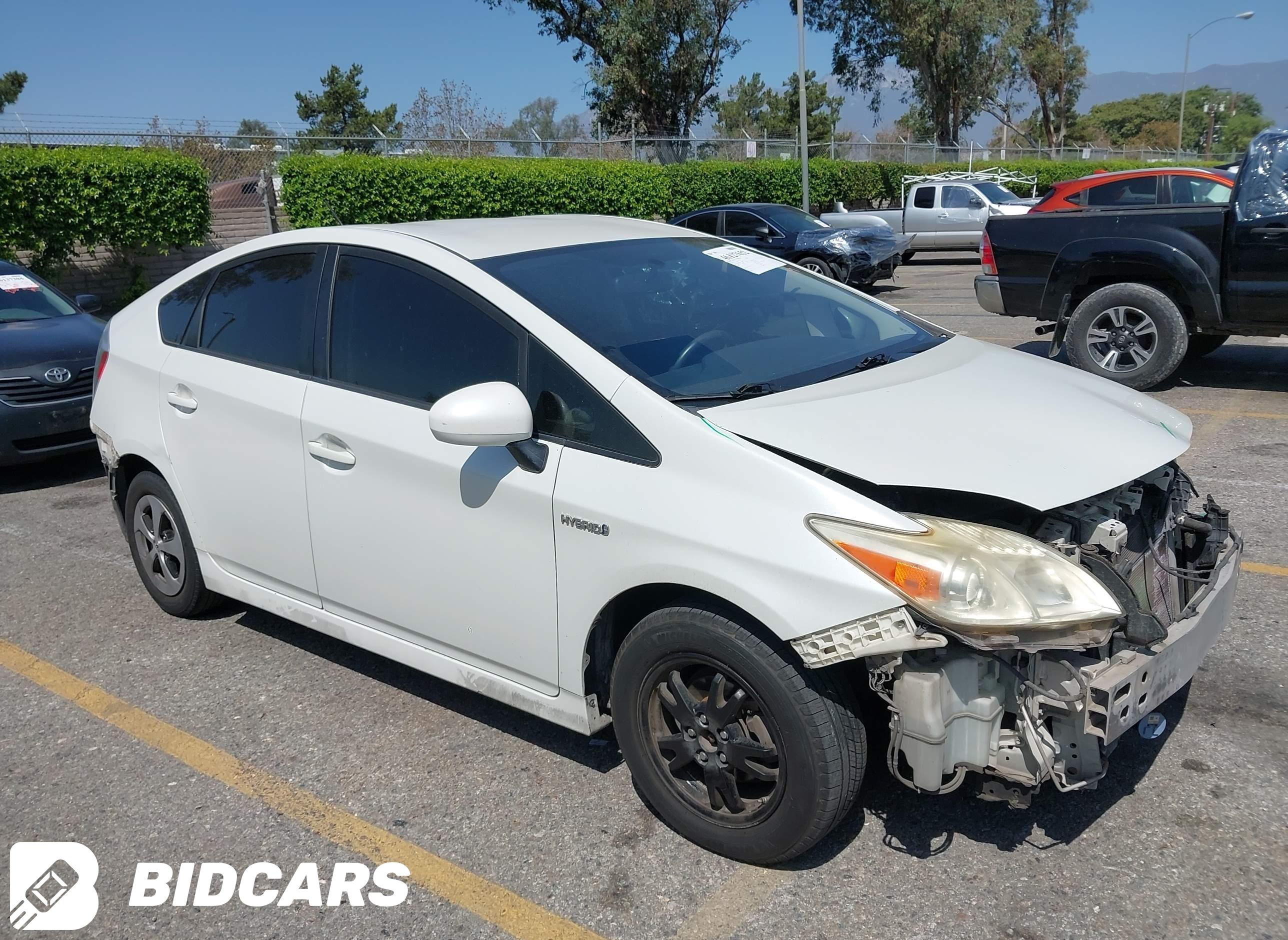 2015 Toyota Prius, Three