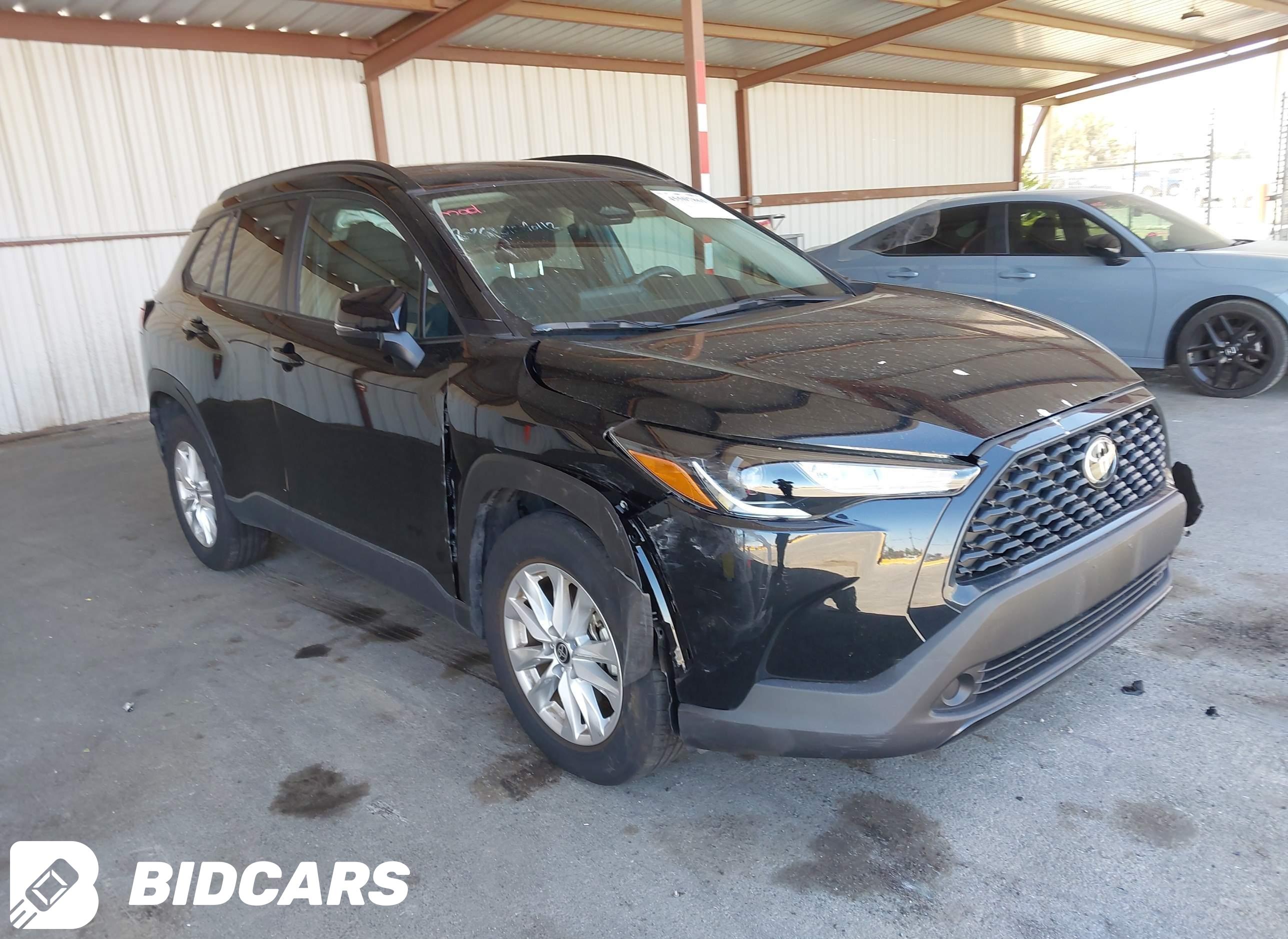 2024 Toyota Corolla Cross, LE