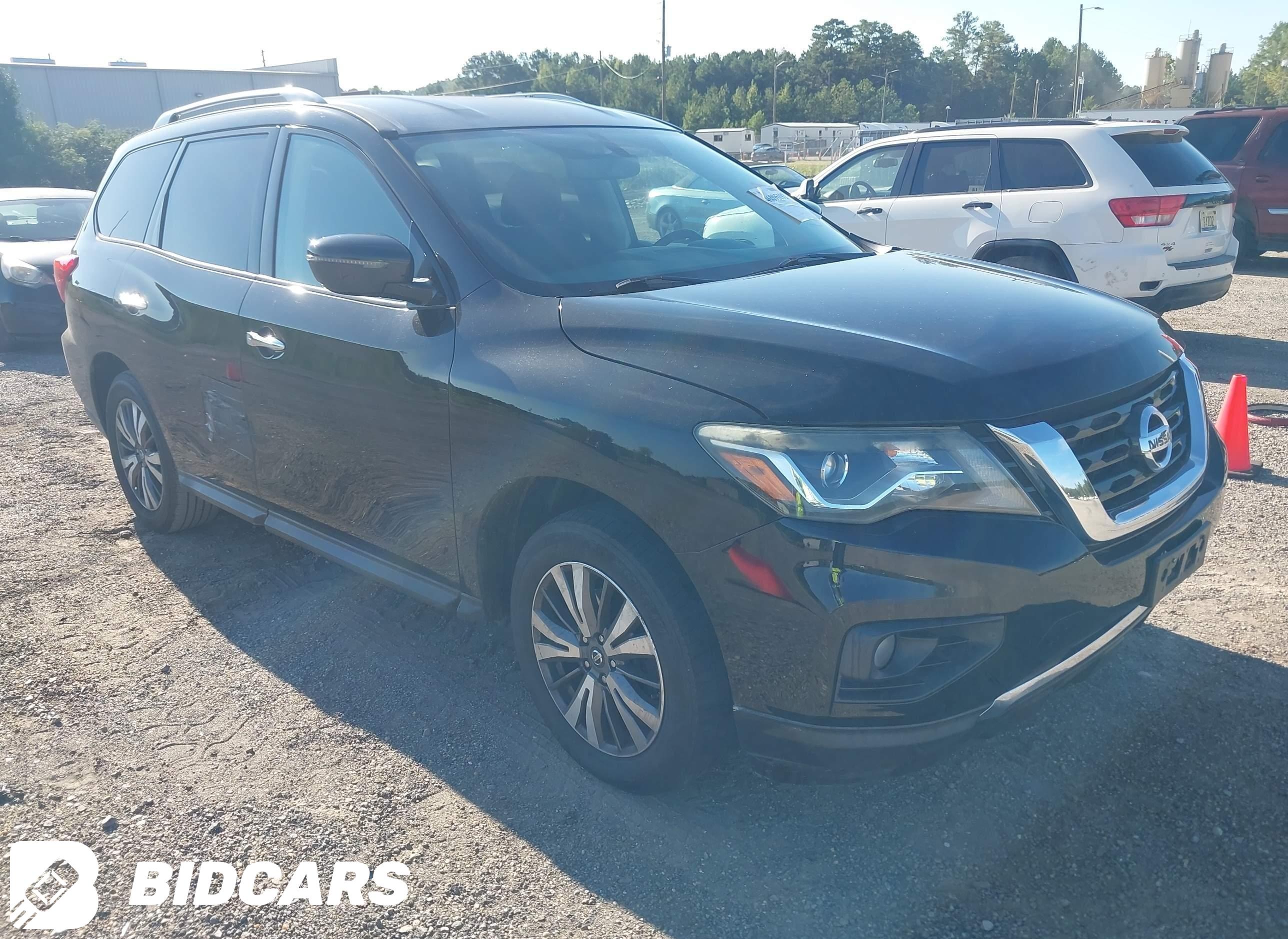 2017 Nissan Pathfinder, SV