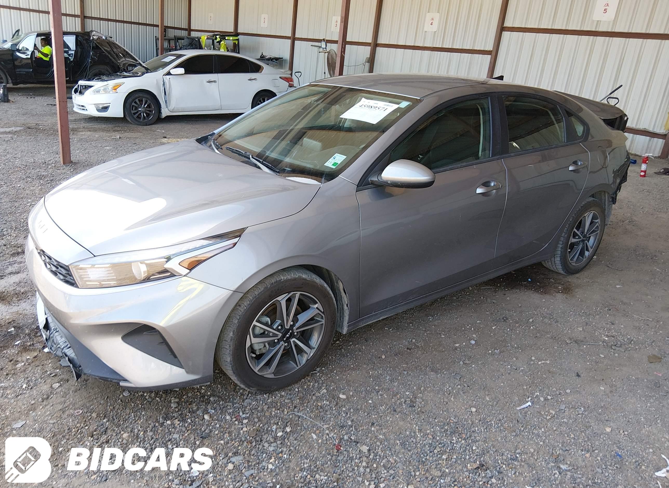 2023 KIA Forte, Lxs