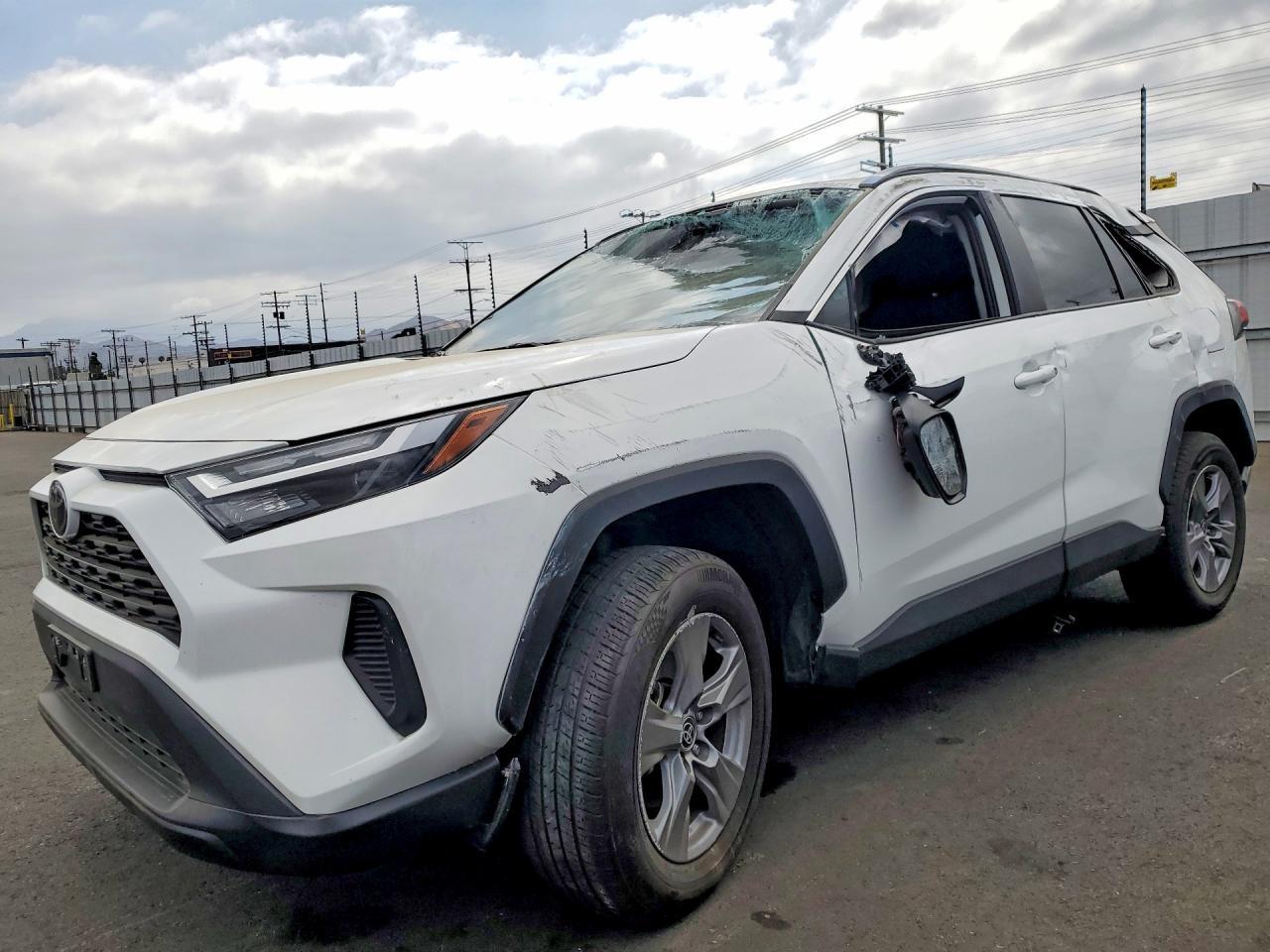 2024 Toyota RAV4, Xle